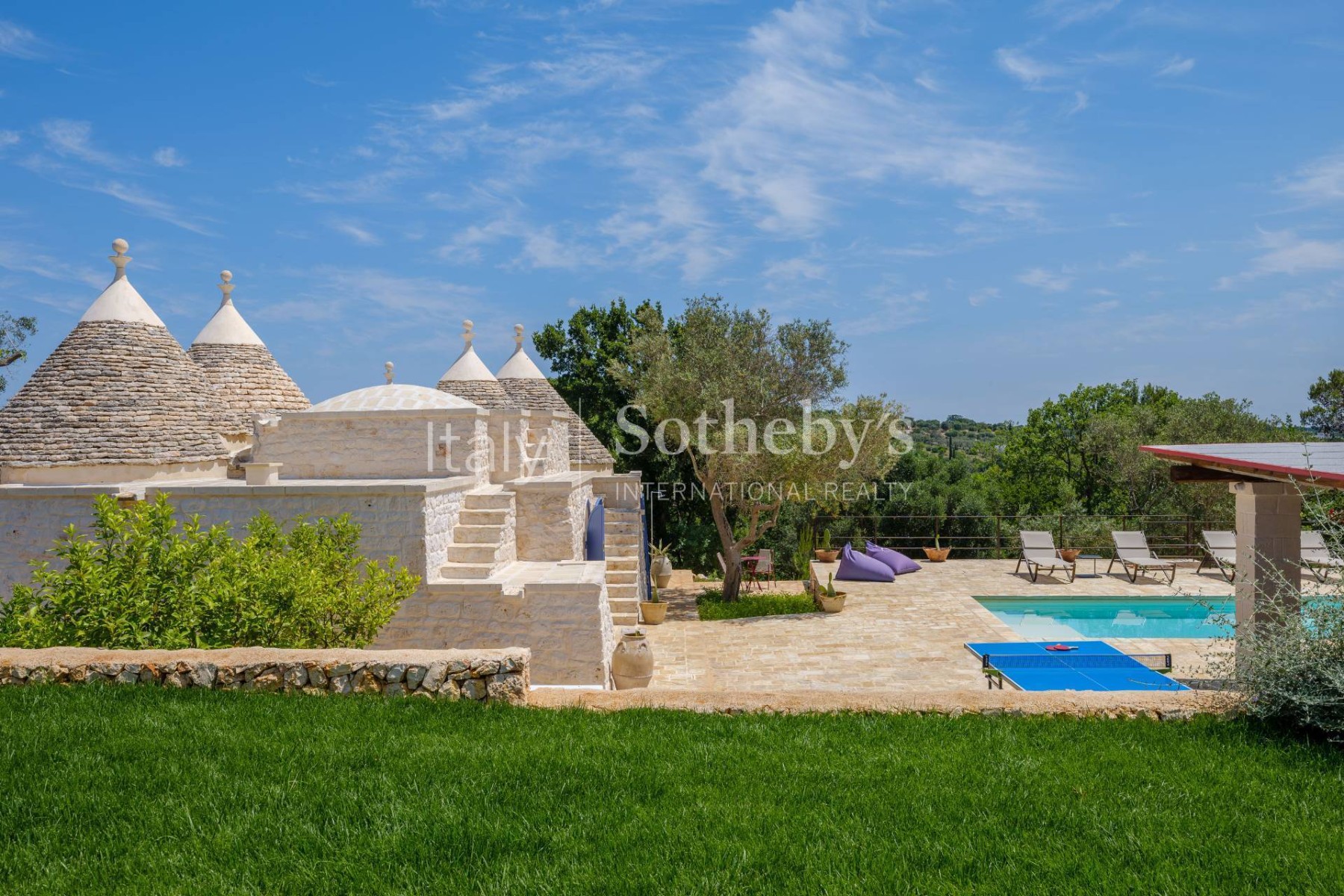  Exclusive complex of trulli with pool surrounded by greenery - 物件實景