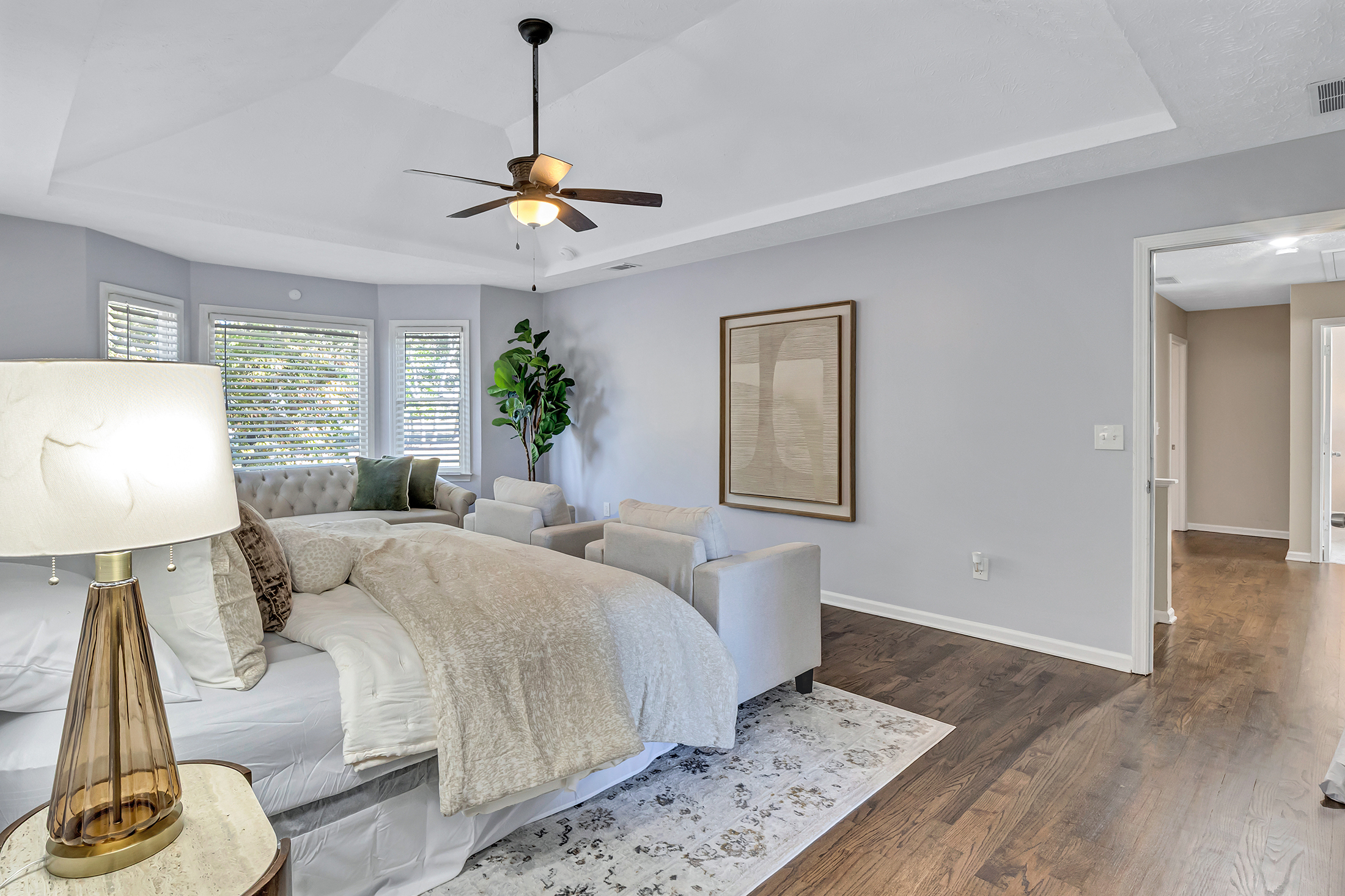  Classic Southern Charm and a Welcoming Wraparound Porch - 物件實景