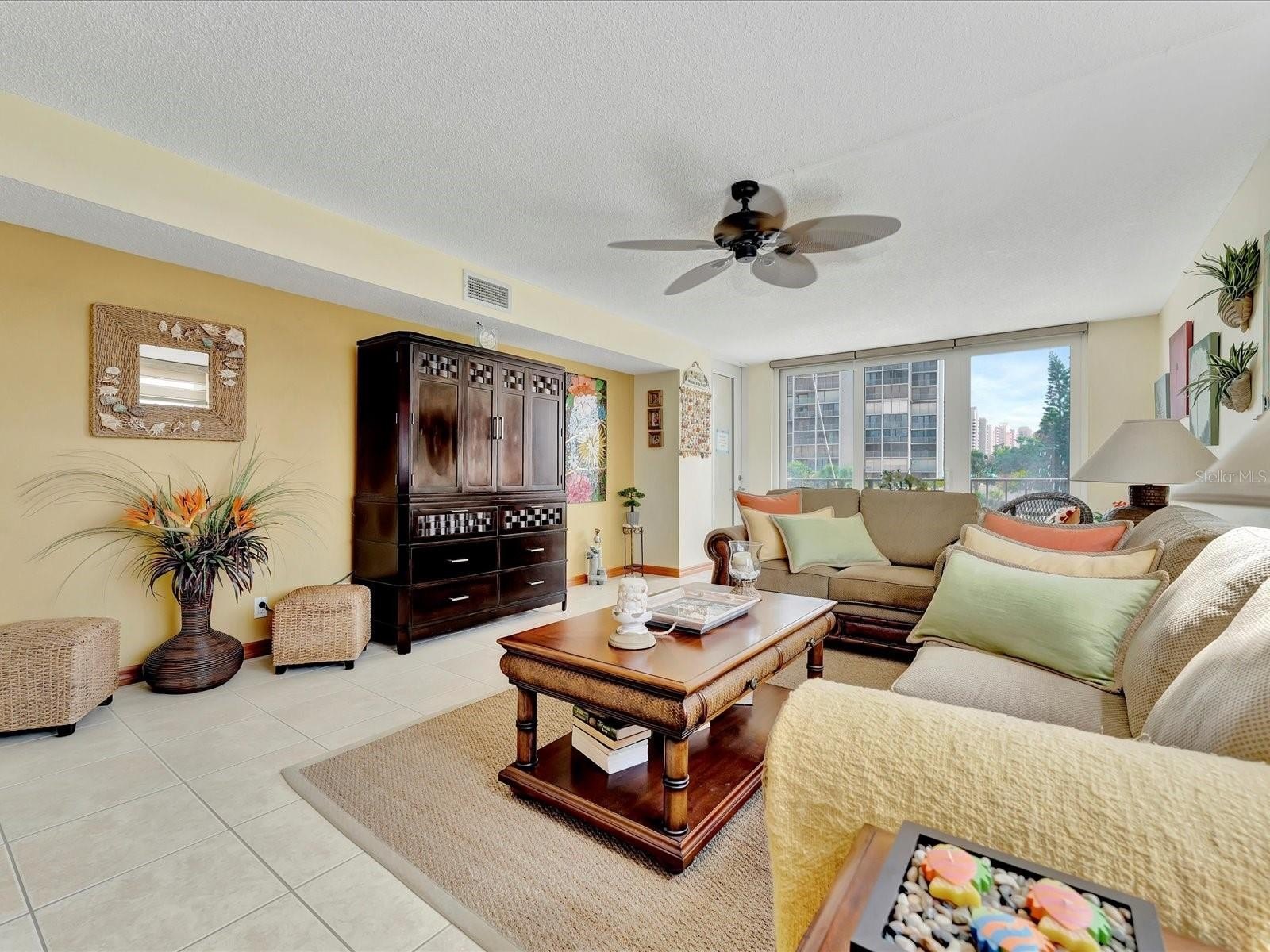 CLEARWATER BEACH, Florida, 33767, United States, 2 Bedrooms Bedrooms, ,2 BathroomsBathrooms,Residential,For Sale,1983668