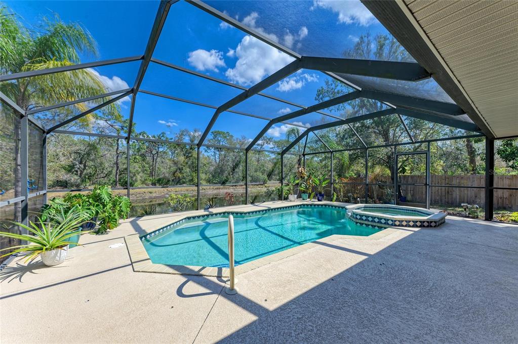 Bradenton, Florida, 34212, United States, 3 Bedrooms Bedrooms, ,2 BathroomsBathrooms,Residential,For Sale,1751964