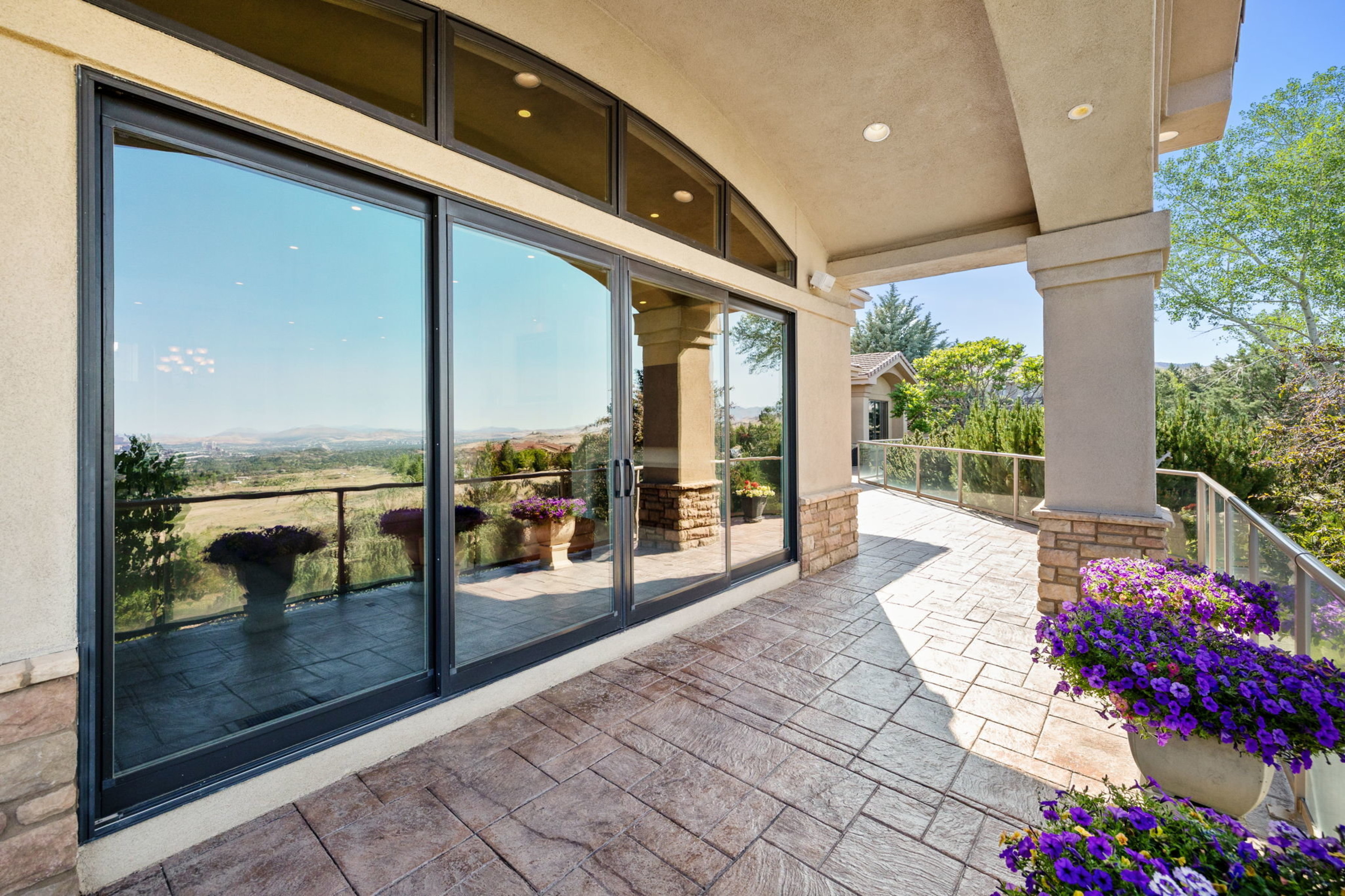  Stunning Custom Home with Breathtaking Views in Reno - 物件實景