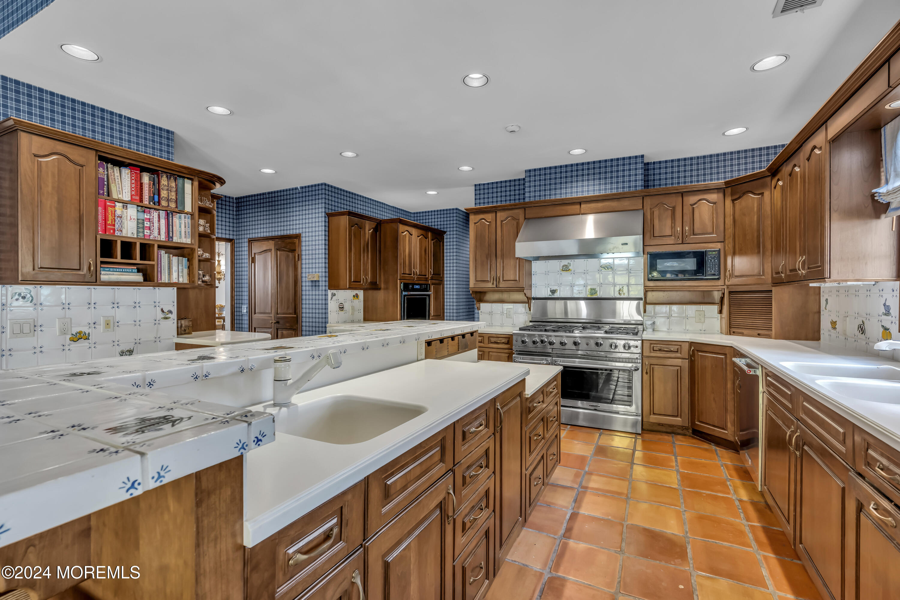 West Allenhurst, New Jersey, 07711, United States, 4 Bedrooms Bedrooms, ,6 BathroomsBathrooms,Residential,For Sale,2003191