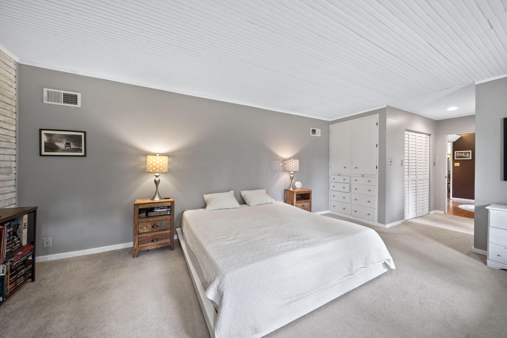 Columbus, Ohio, 43221, United States, 3 Bedrooms Bedrooms, ,4 BathroomsBathrooms,Residential,For Sale,1951333