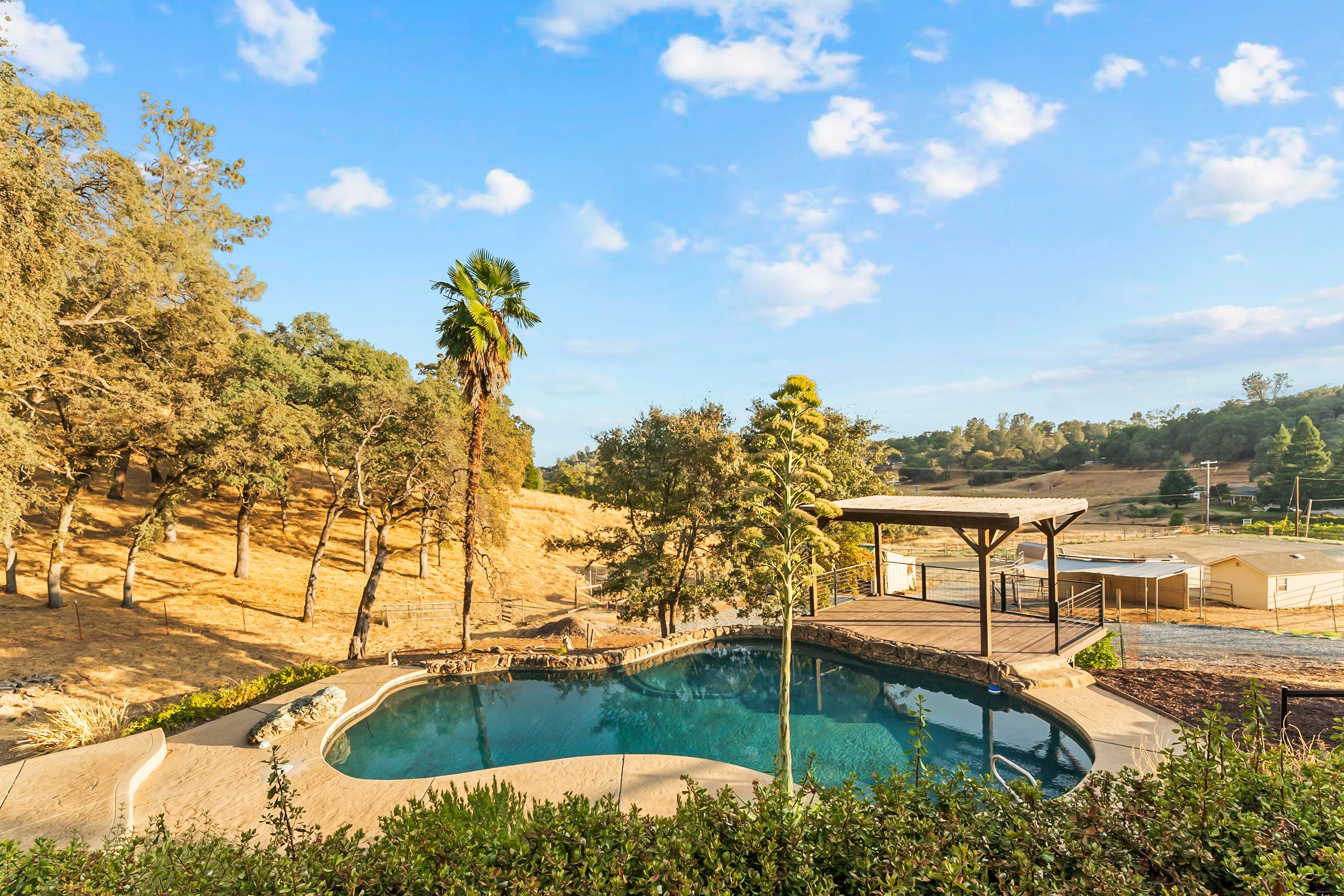  California Equestrian Property with ADU, Horse Arena & Pool - 物件實景