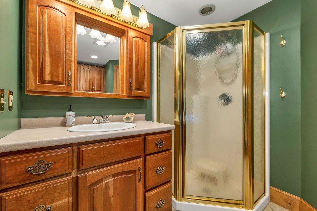 Thornton, New Hampshire, 03285, United States, 4 Bedrooms Bedrooms, ,1 BathroomBathrooms,Residential,For Sale,1940413