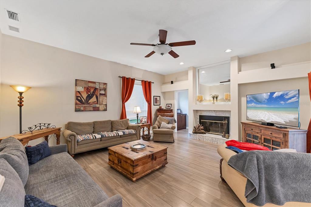 Sarasota, Florida, 34233, United States, 4 Bedrooms Bedrooms, ,4 BathroomsBathrooms,Residential,For Sale,1891764