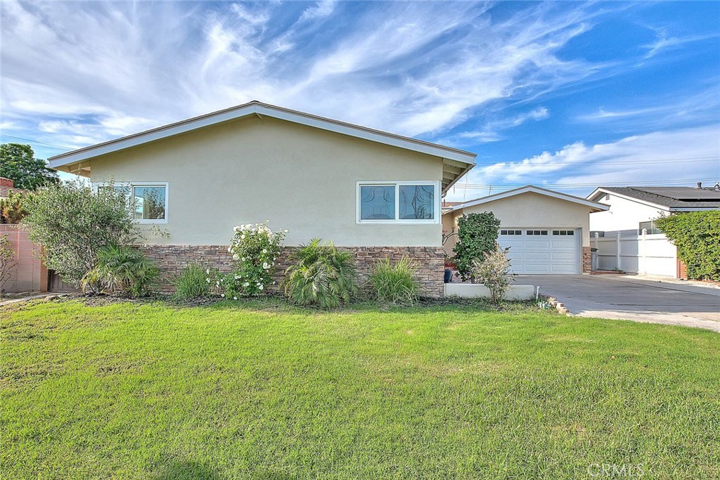 Anaheim, California, 92804, United States, 4 Bedrooms Bedrooms, ,2 BathroomsBathrooms,Residential,For Sale,1923190