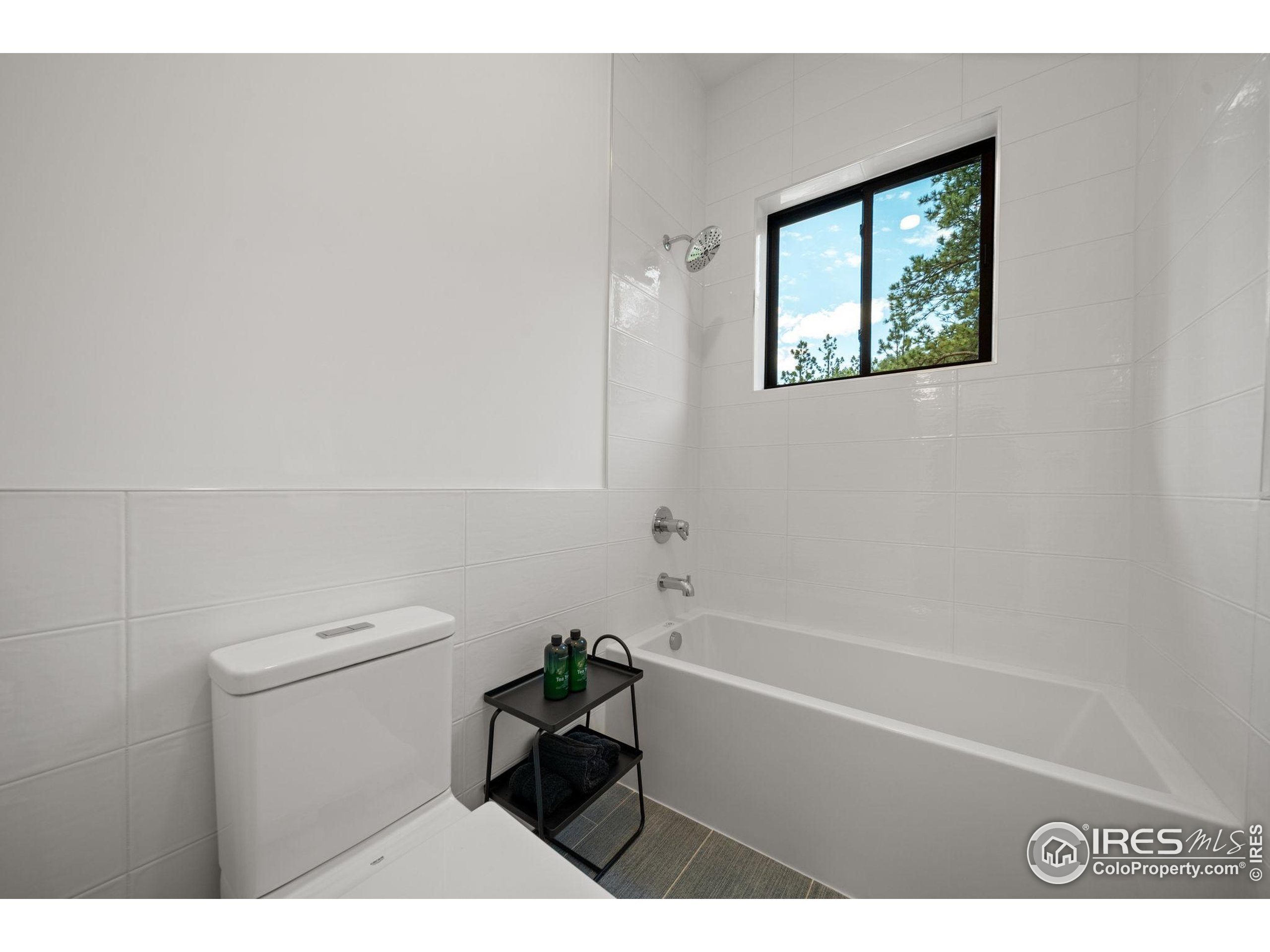 Boulder, Colorado, 80302, United States, 4 Bedrooms Bedrooms, ,3 BathroomsBathrooms,Residential,For Sale,1947999