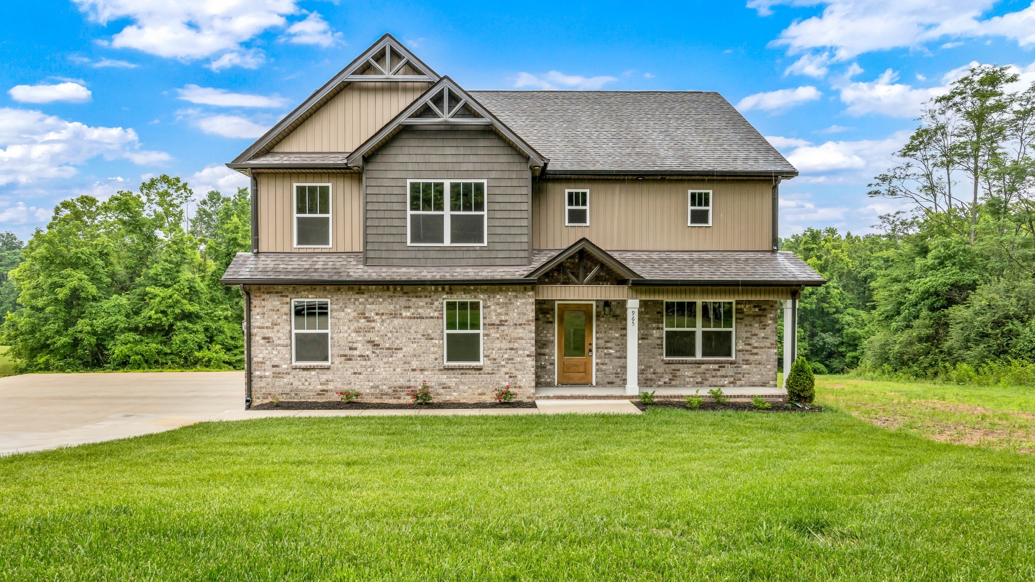 Clarksville, Tennessee, 37040, United States, 4 Bedrooms Bedrooms, ,3 BathroomsBathrooms,Residential,For Sale,1974030