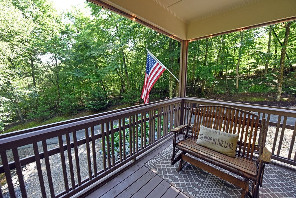 Hiawassee, Georgia, 30546, United States, 3 Bedrooms Bedrooms, ,4 BathroomsBathrooms,Residential,For Sale,1877027