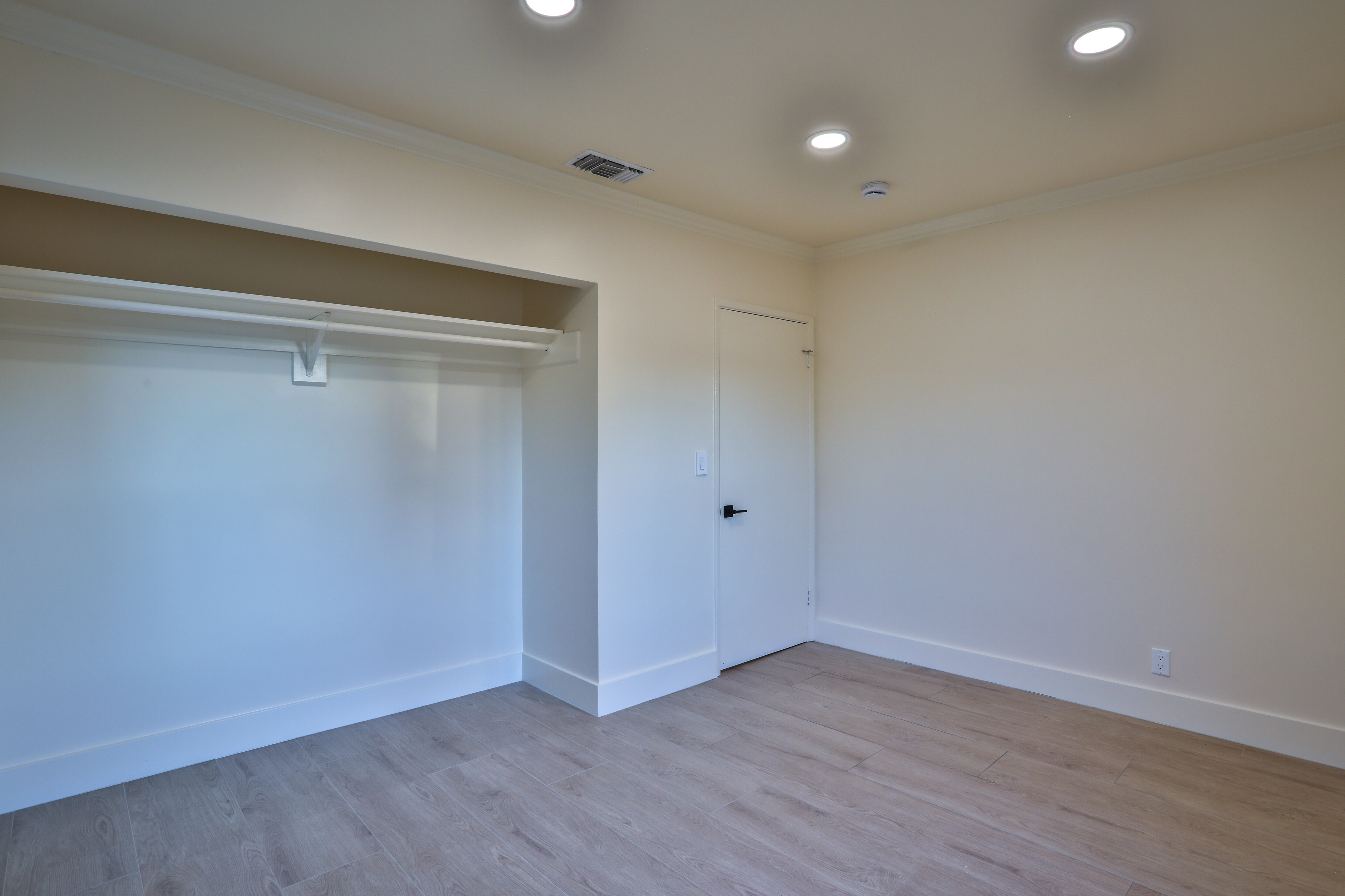  664 N. 8th Avenue, Upland, CA 91786 - 物件實景