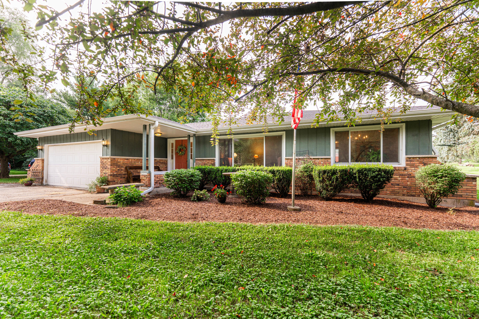 Hinckley, Illinois, 60520, United States, 3 Bedrooms Bedrooms, ,2 BathroomsBathrooms,Residential,For Sale,1921683