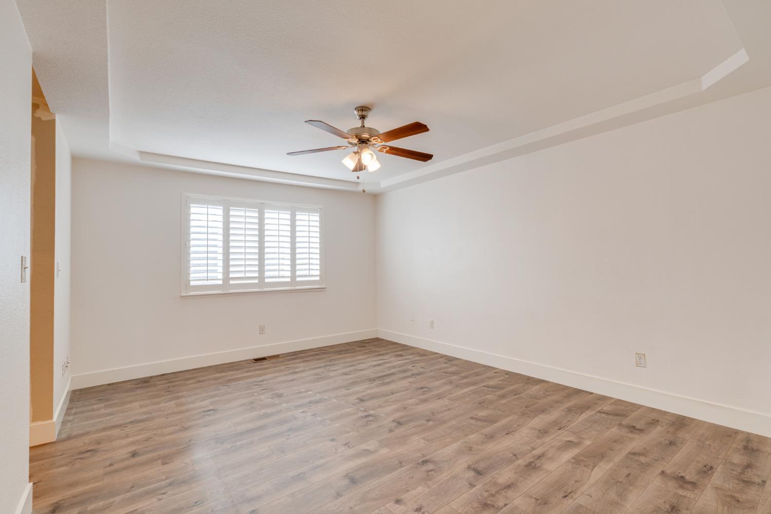 Oakdale, California, 95361, United States, 4 Bedrooms Bedrooms, ,3 BathroomsBathrooms,Residential,For Sale,1987039