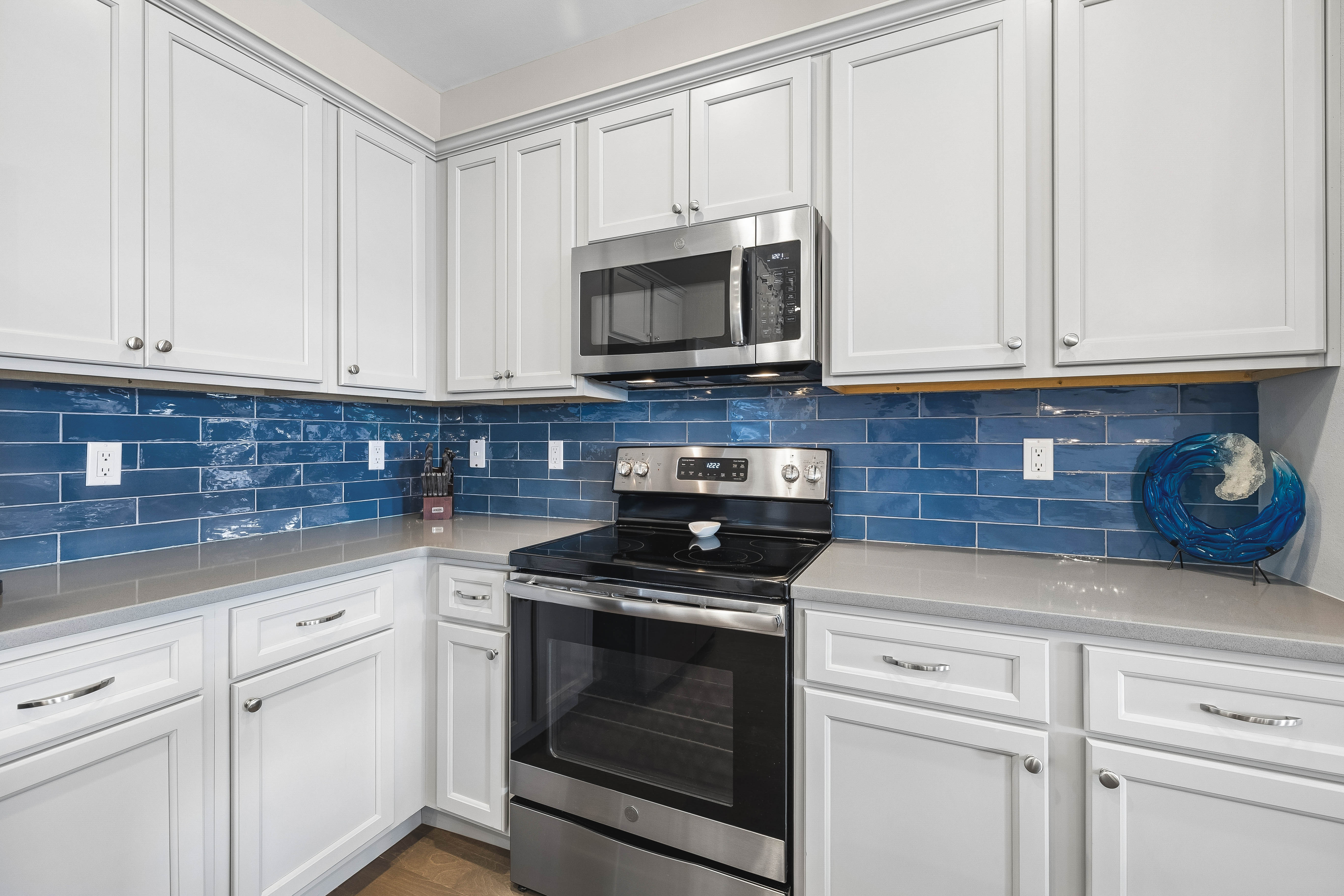  Furnished Seagrove Retreat with Garage Steps from the Pool & Near the Beach - 物件實景