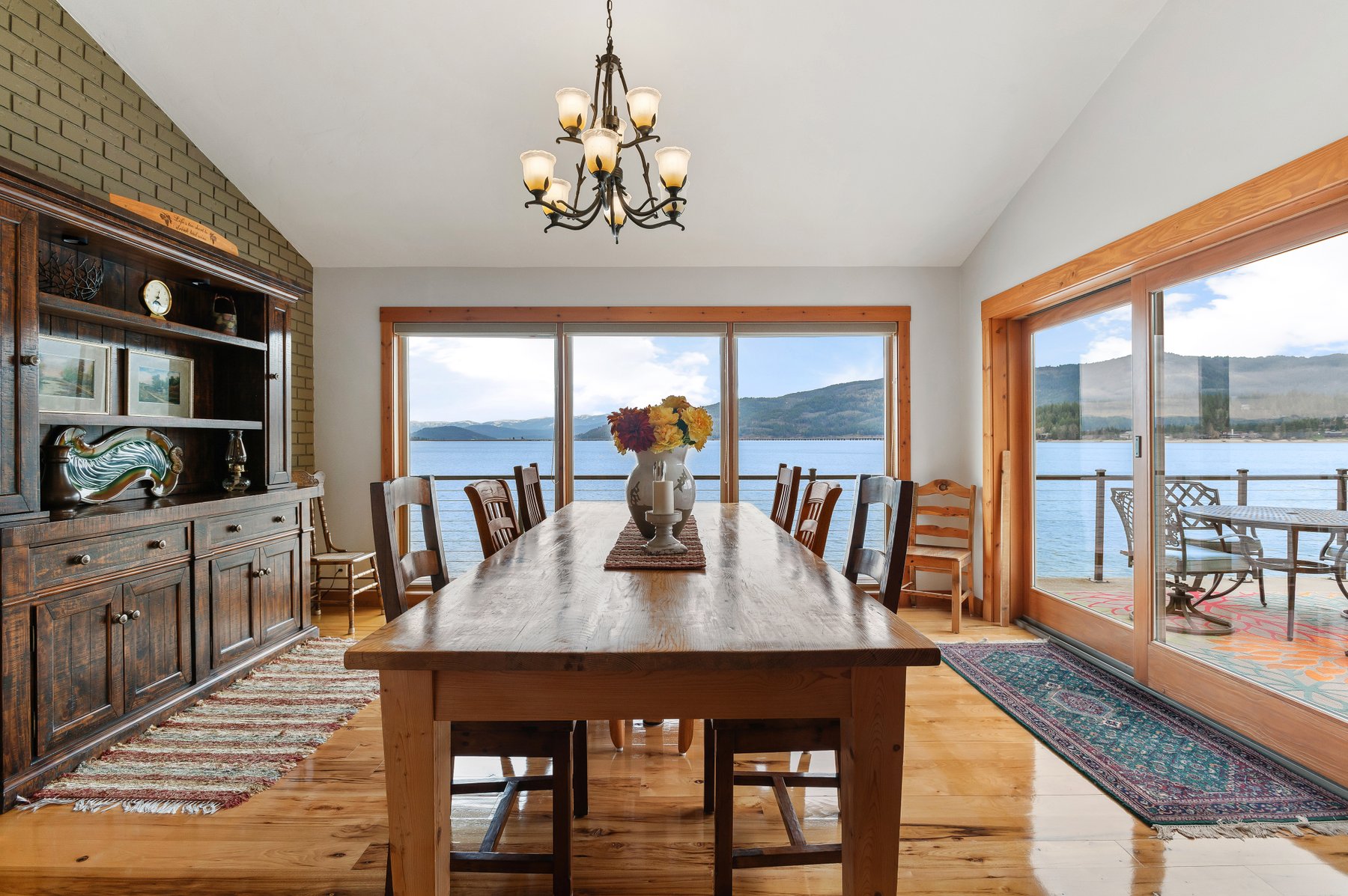 Sagle, Idaho, 83860, United States, 6 Bedrooms Bedrooms, ,5 BathroomsBathrooms,Residential,For Sale,1763487