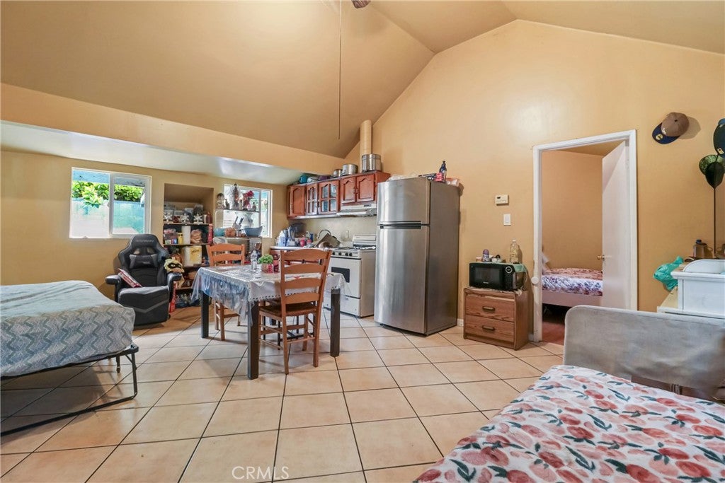 Los Angeles, California, 90016, United States, ,Residential,For Sale,1892903