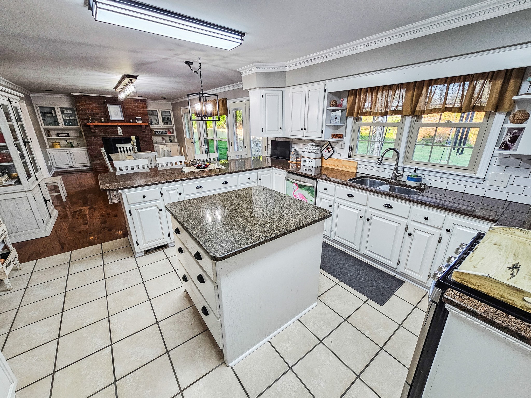 Tullahoma, Tennessee, 37388, United States, 3 Bedrooms Bedrooms, ,4 BathroomsBathrooms,Residential,For Sale,1794204