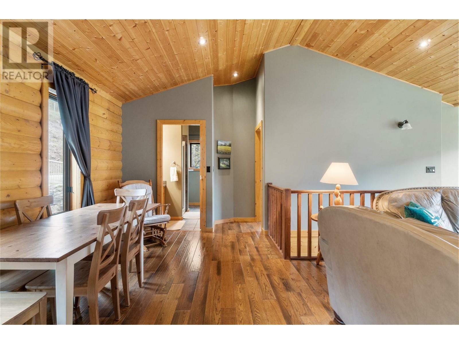 SICAMOUS, British Columbia, V0E 2V0, CA, 4 Bedrooms Bedrooms, ,3 BathroomsBathrooms,Residential,For Sale,1837612