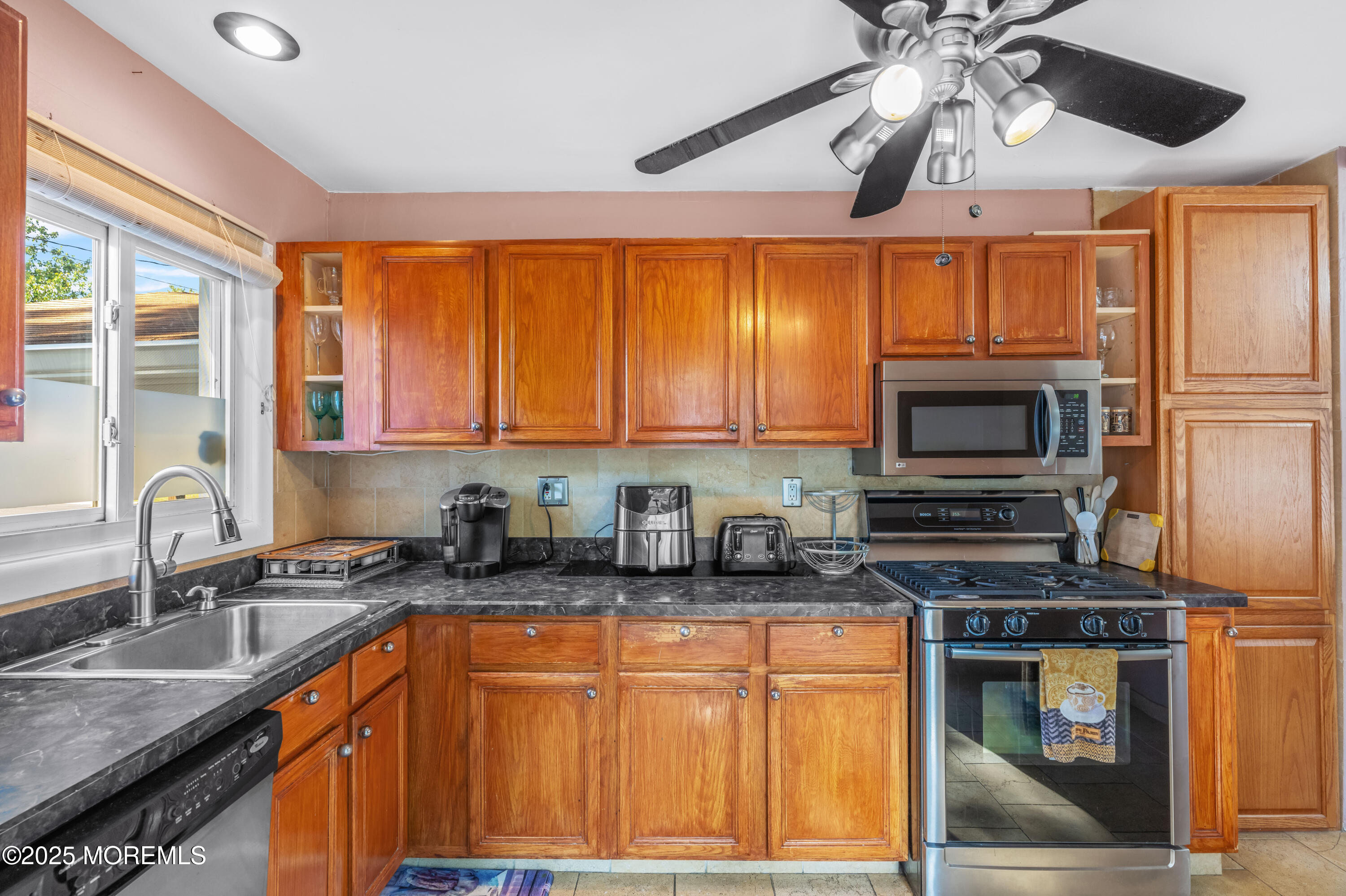 Old Bridge, New Jersey, 08857, United States, 3 Bedrooms Bedrooms, ,2 BathroomsBathrooms,Residential,For Sale,1980078