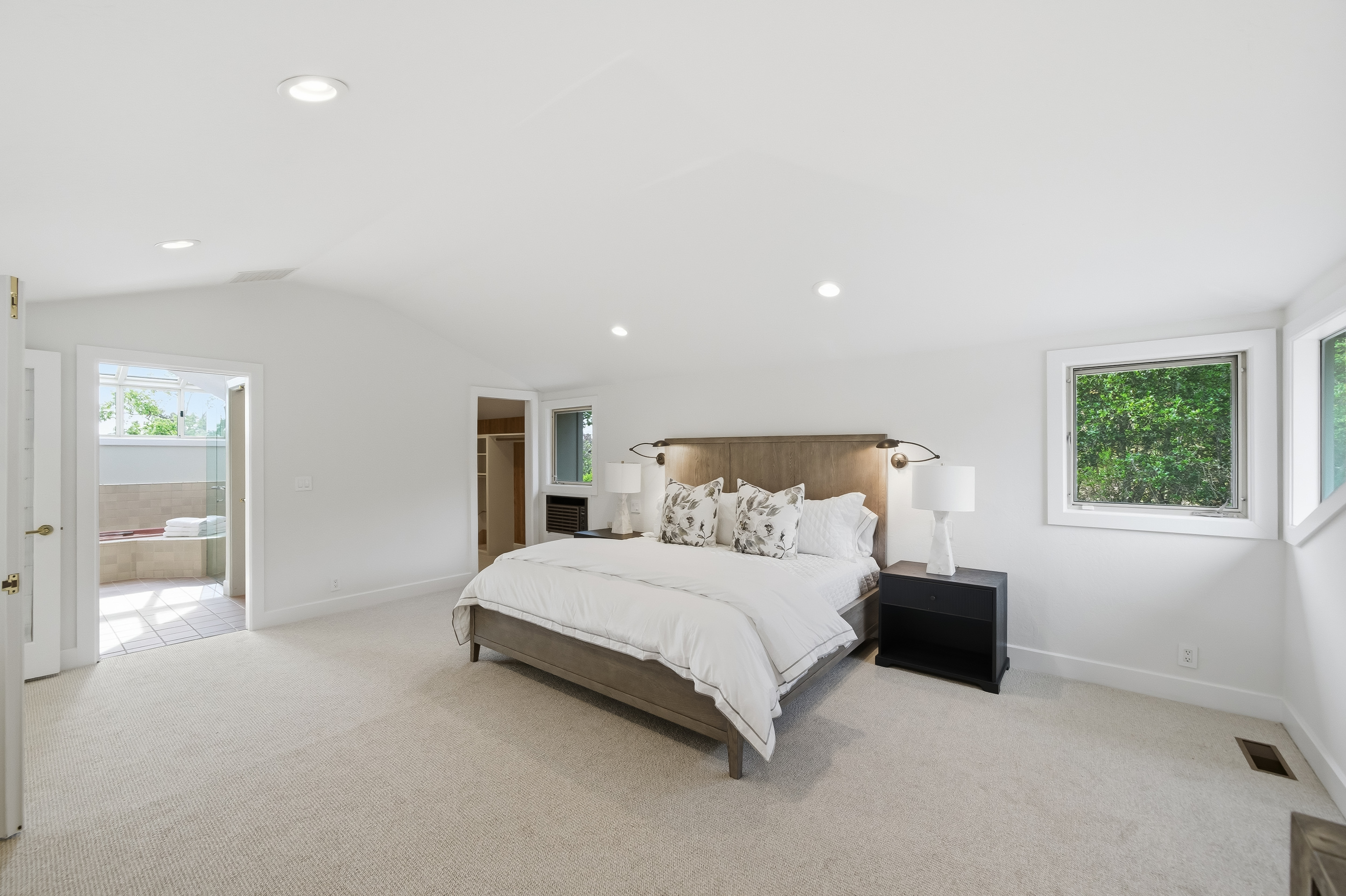  Contemporary Luxury with Pool, Tennis, and Solar - 物件實景