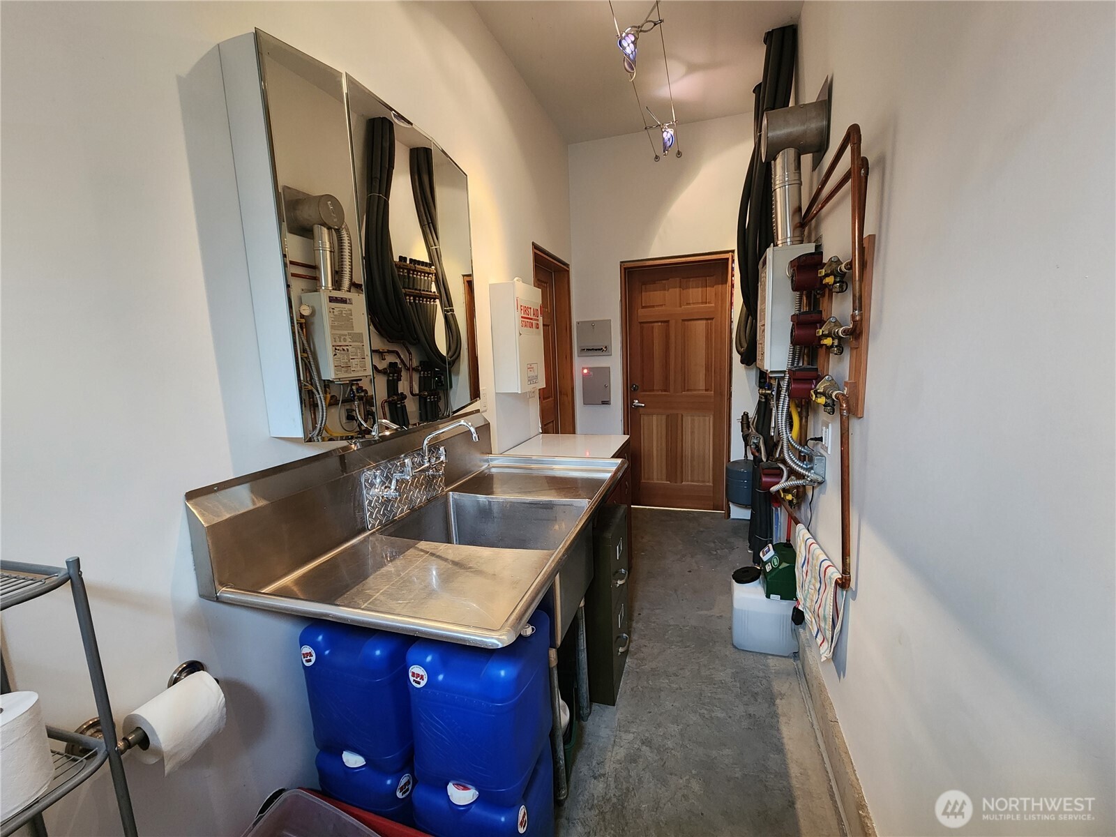 Kirkland, Washington, 98034, United States, 4 Bedrooms Bedrooms, ,3 BathroomsBathrooms,Residential,For Sale,1975566