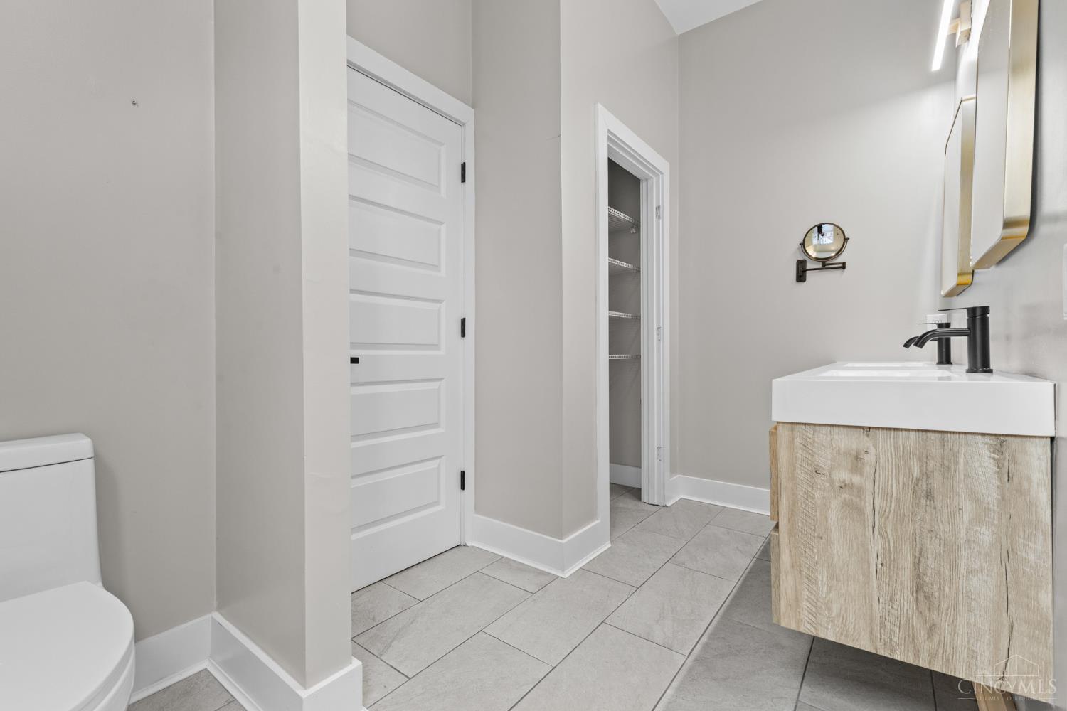 Cincinnati, Ohio, 45206, United States, 3 Bedrooms Bedrooms, ,3 BathroomsBathrooms,Residential,For Sale,1997229