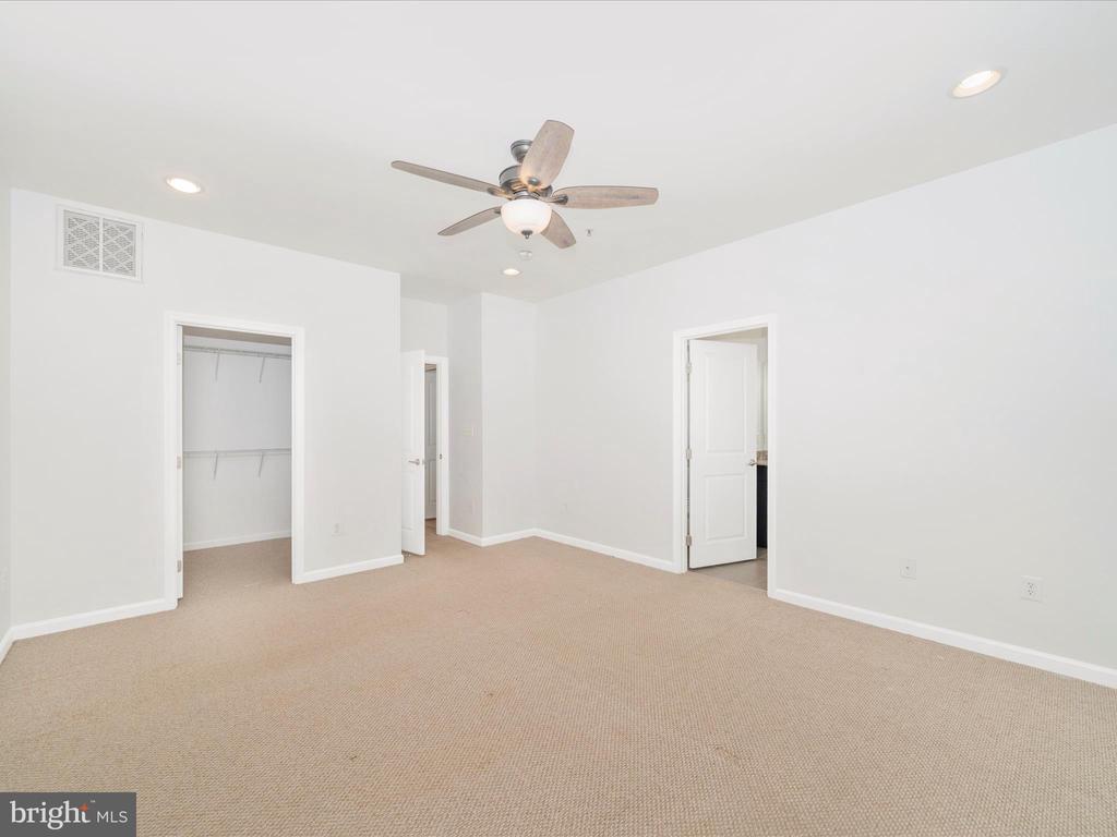 Greenbelt, Maryland, 20770, United States, 3 Bedrooms Bedrooms, ,4 BathroomsBathrooms,Residential,For Sale,2001496