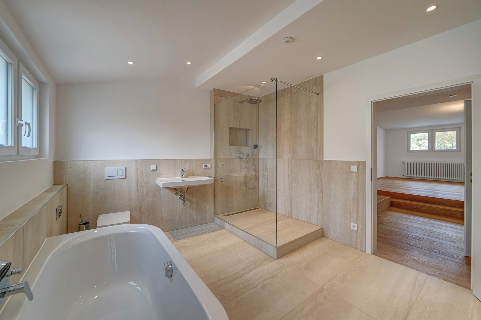  Stylishly renovated semi-detached house with unobstructable natural panorama - 物件實景