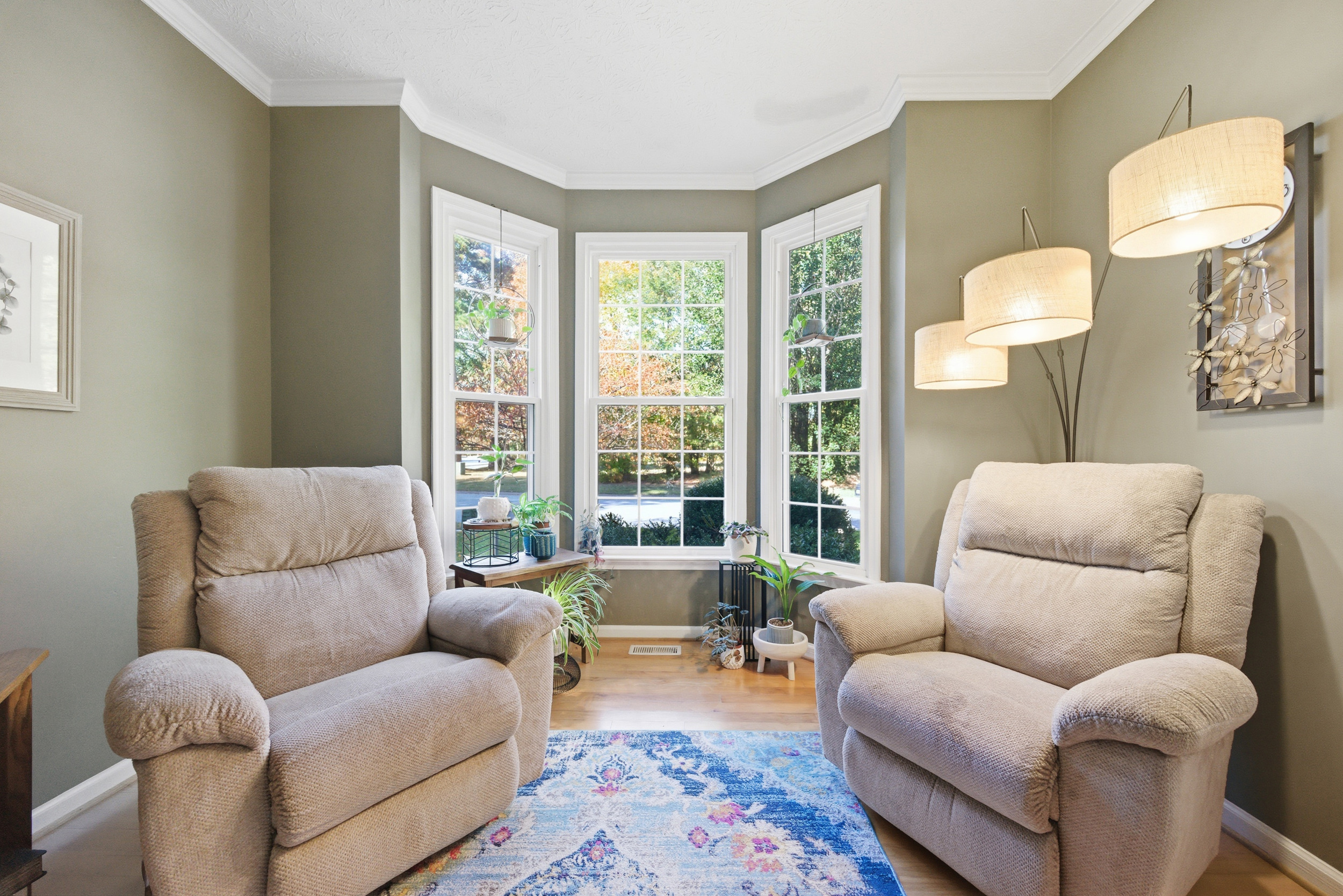 Yorktown, Virginia, 23693, United States, 6 Bedrooms Bedrooms, ,3 BathroomsBathrooms,Residential,For Sale,1988039