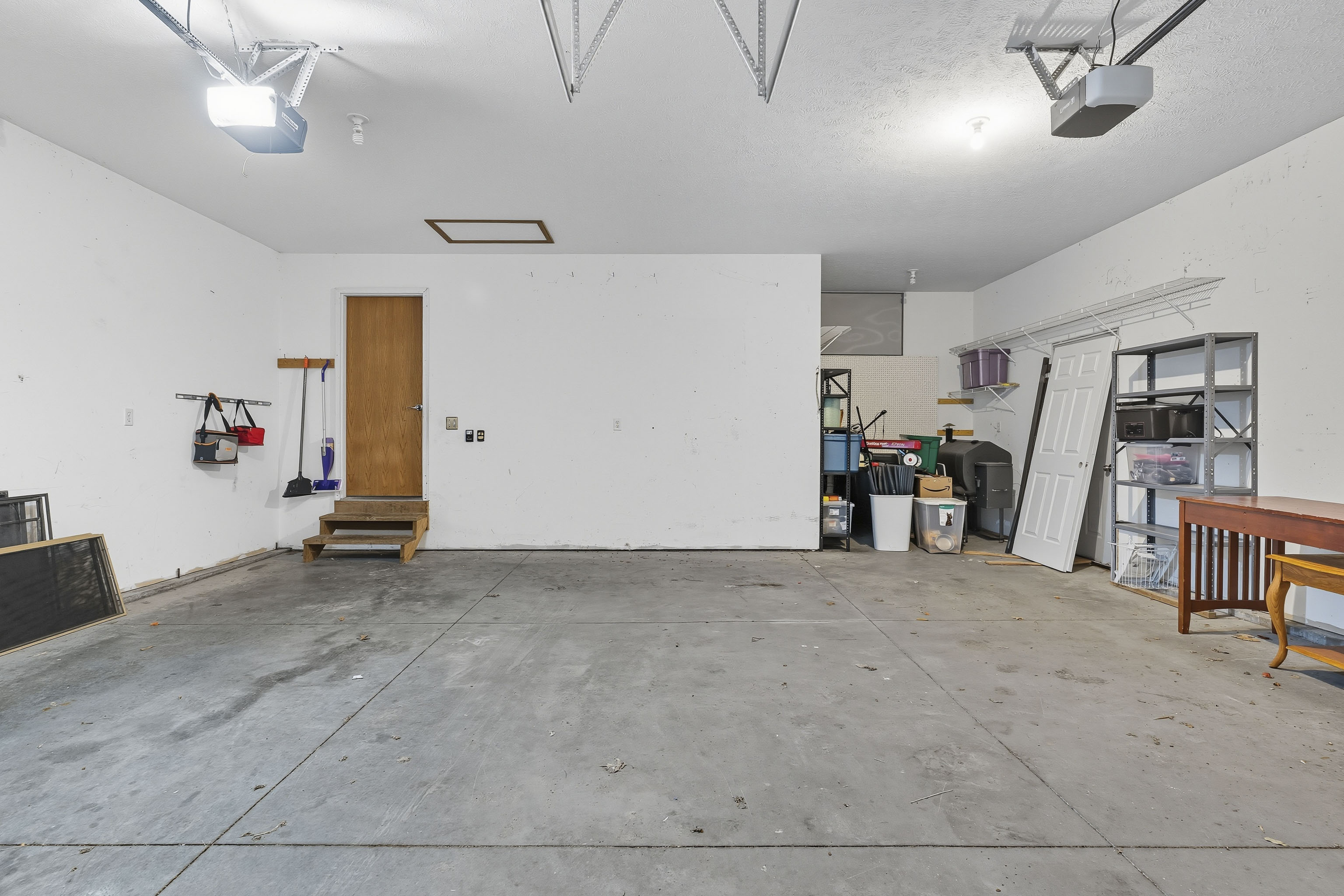 Manhattan, Kansas, 66502, United States, 5 Bedrooms Bedrooms, ,3 BathroomsBathrooms,Residential,For Sale,1960988