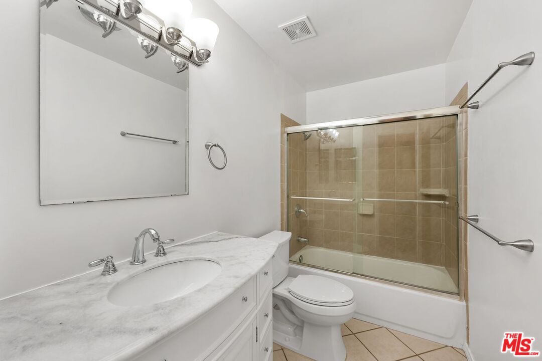 Culver City, California, 90230, United States, 2 Bedrooms Bedrooms, ,2 BathroomsBathrooms,Residential,For Sale,1901861