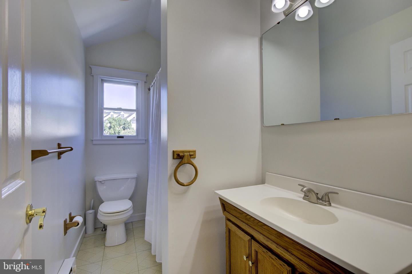 Conshohocken, Pennsylvania, 19428, United States, 4 Bedrooms Bedrooms, ,3 BathroomsBathrooms,Residential,For Sale,1950809