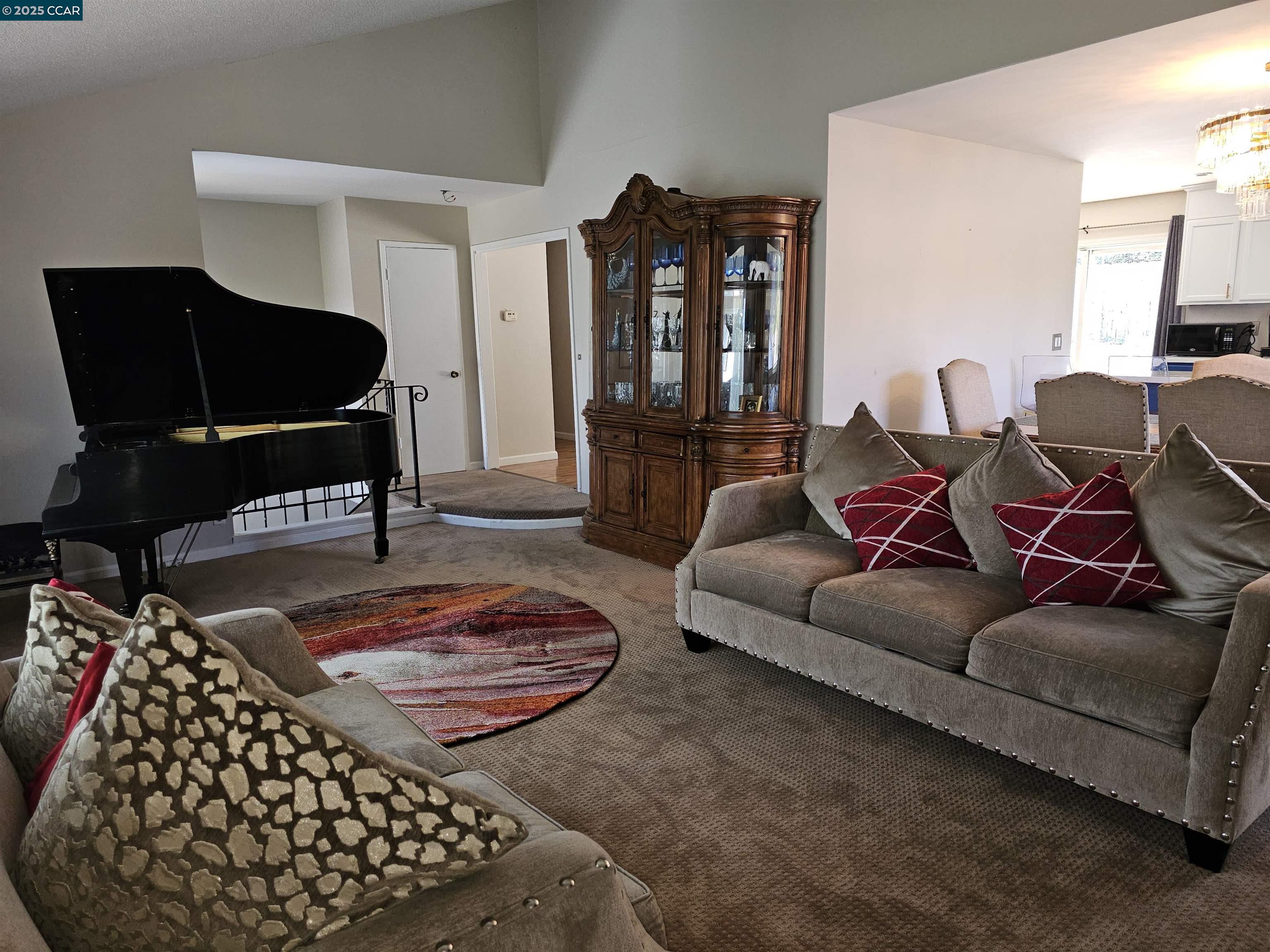 Pinole, California, 94564, United States, 3 Bedrooms Bedrooms, ,2 BathroomsBathrooms,Residential,For Sale,1877379