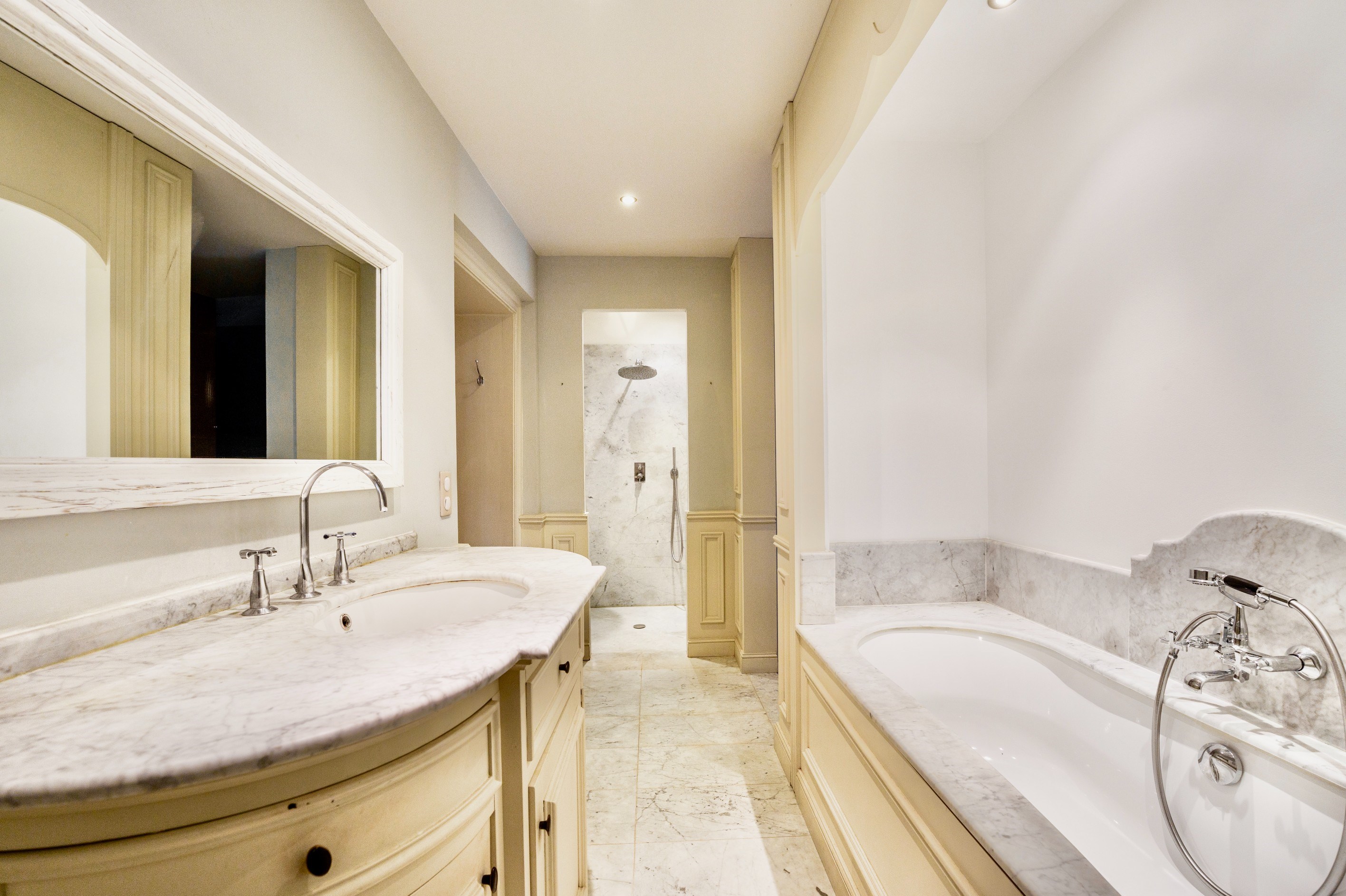  Exceptional Property in One of Montpellier’s Most Sought-After Squares - 物件實景