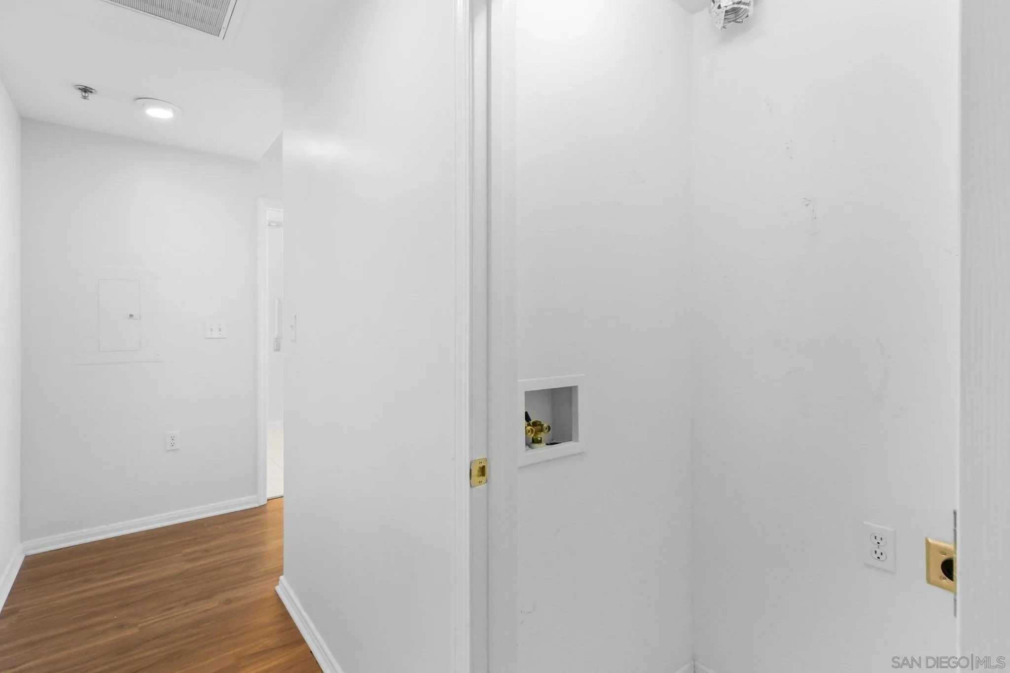 San Diego, California, 92122, United States, 2 Bedrooms Bedrooms, ,2 BathroomsBathrooms,Residential,For Sale,1972545