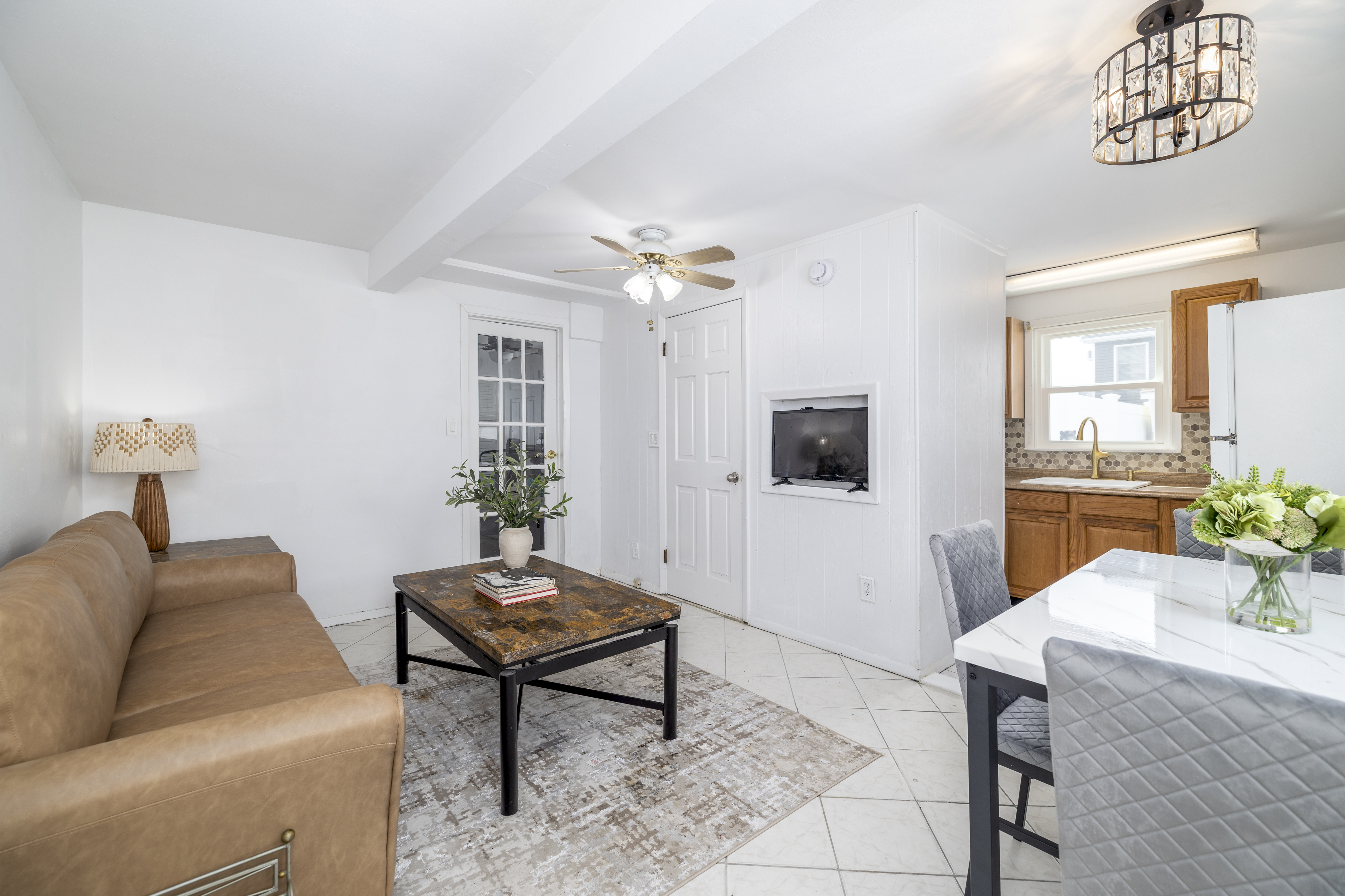  18 Old Farm Road, Levittown, NY, 11756 - 物件實景