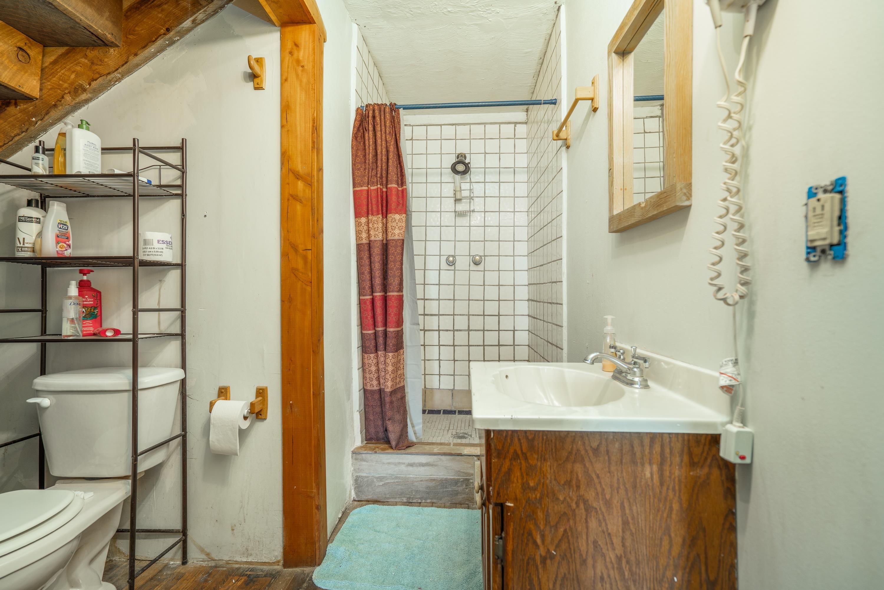 Tres Piedras, New Mexico, 87577, United States, 4 Bedrooms Bedrooms, ,7 BathroomsBathrooms,Residential,For Sale,1849608