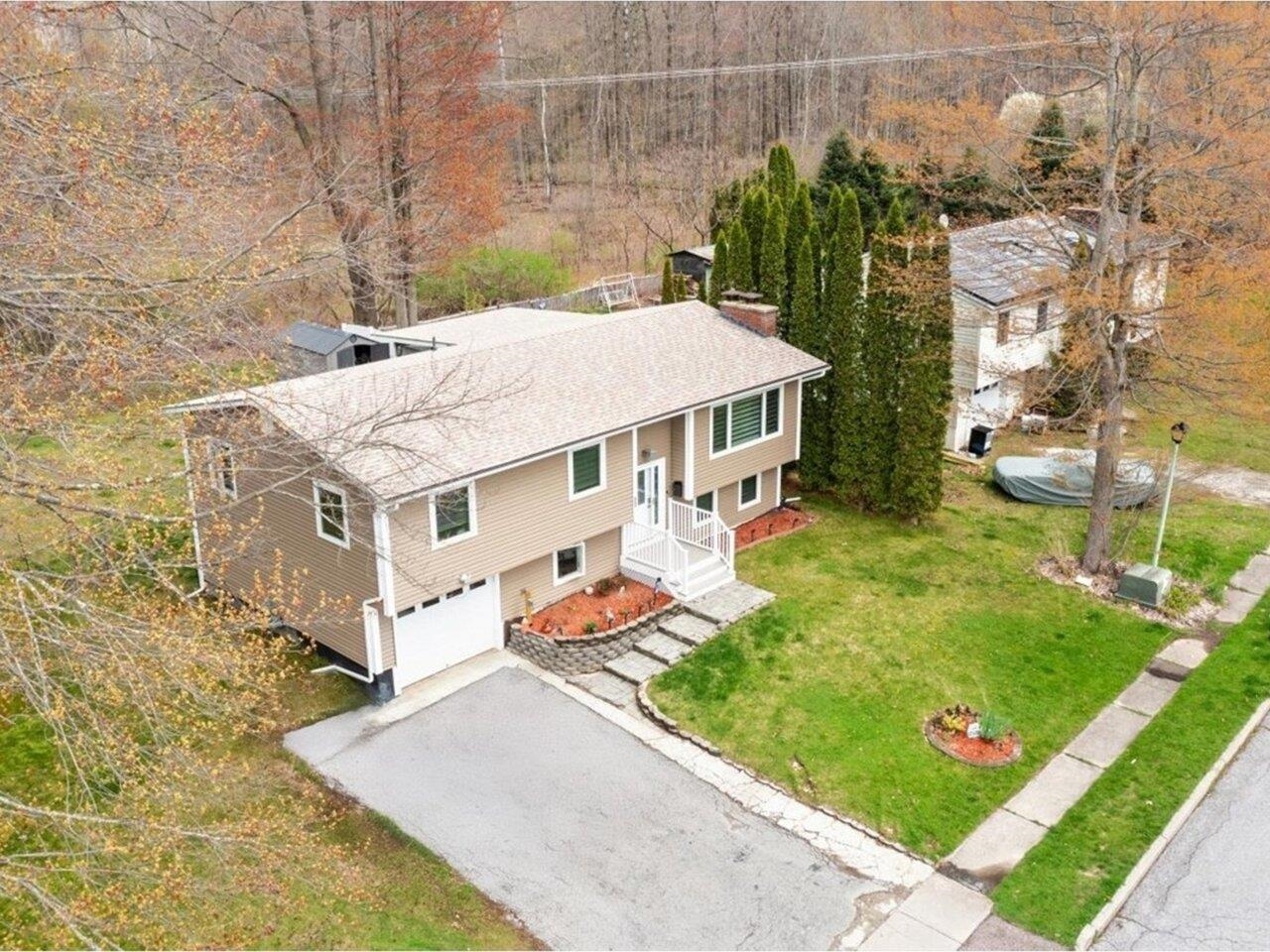 Essex Junction, Vermont, 05452, United States, 3 Bedrooms Bedrooms, ,1 BathroomBathrooms,Residential,For Sale,1827239