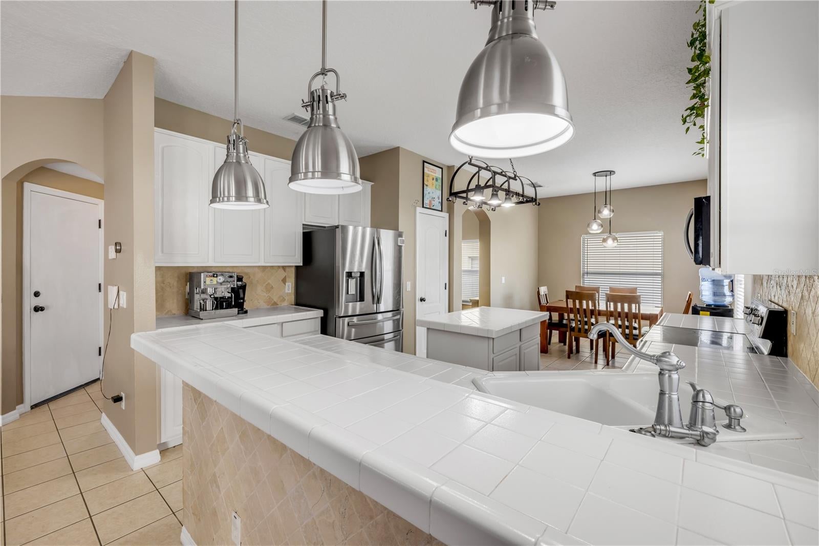 ORLANDO, Florida, 32835, United States, 4 Bedrooms Bedrooms, ,3 BathroomsBathrooms,Residential,For Sale,1885339