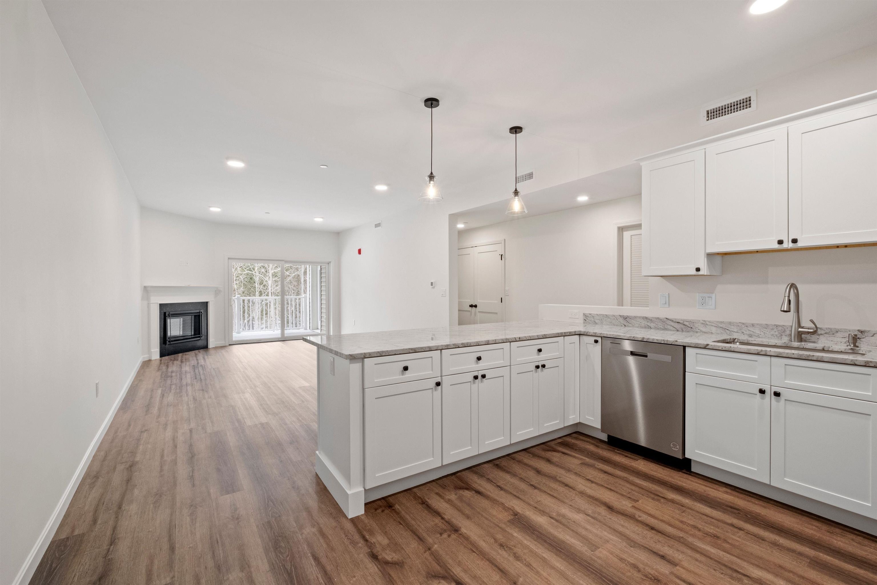 Lincoln, New Hampshire, 03251, United States, 3 Bedrooms Bedrooms, ,2 BathroomsBathrooms,Residential,For Sale,1937104
