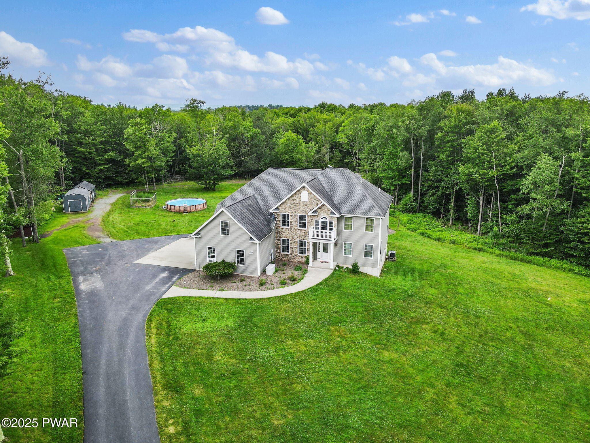 Honesdale, Pennsylvania, 18431, United States, 5 Bedrooms Bedrooms, ,4 BathroomsBathrooms,Residential,For Sale,1973688