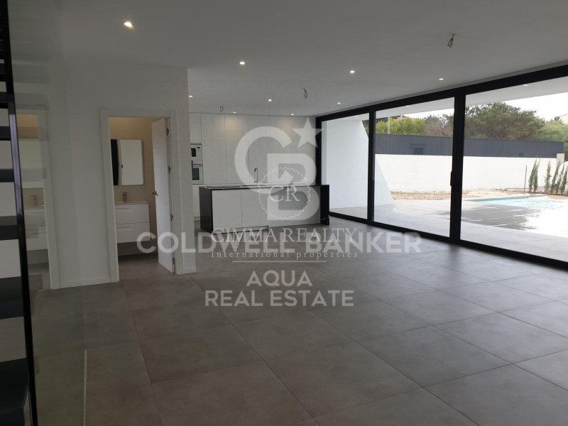 Alicante, Calpe / Calp, Calpe Pueblo Alicante, Cal, Calpe / Calp, Comunidad Valenciana, 03710, ES, 5 Bedrooms Bedrooms, ,5 BathroomsBathrooms,Residential,For Sale,Alicante, Calpe / Calp, Calpe Pueblo Alicante, Cal,1621624
