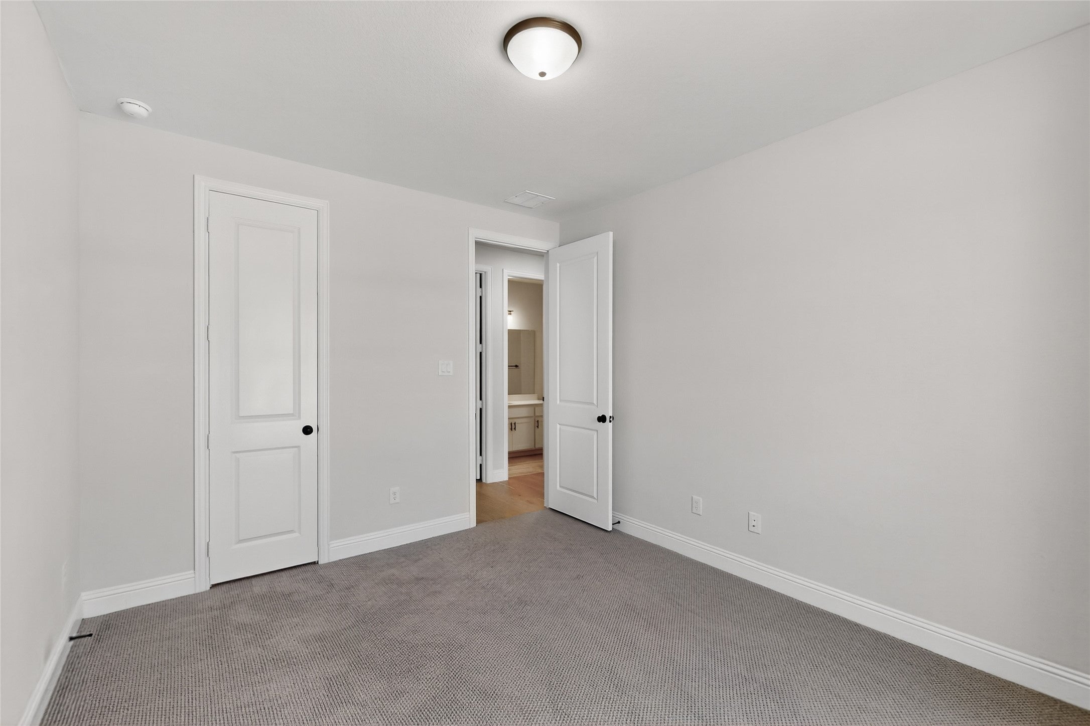 Mansfield, Texas, 76063, United States, 4 Bedrooms Bedrooms, ,4 BathroomsBathrooms,Residential,For Sale,1978691