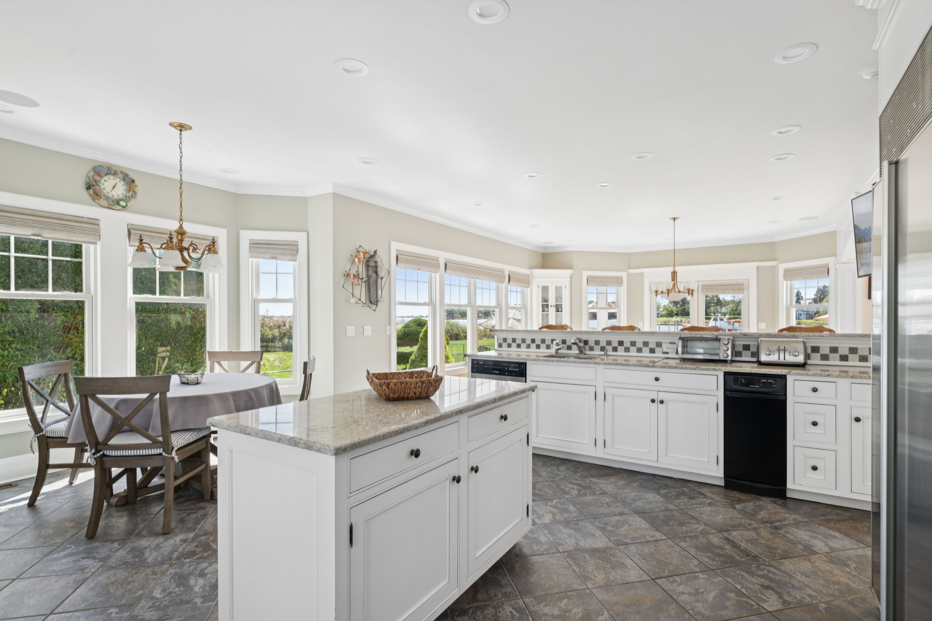  26 Sunset Avenue, East Quogue, NY 11942 - 物件實景