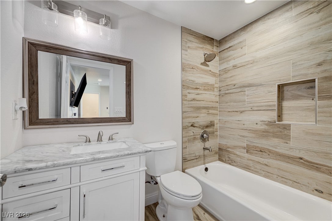 Las Vegas, Nevada, 89122, United States, 5 Bedrooms Bedrooms, ,4 BathroomsBathrooms,Residential,For Sale,2008777