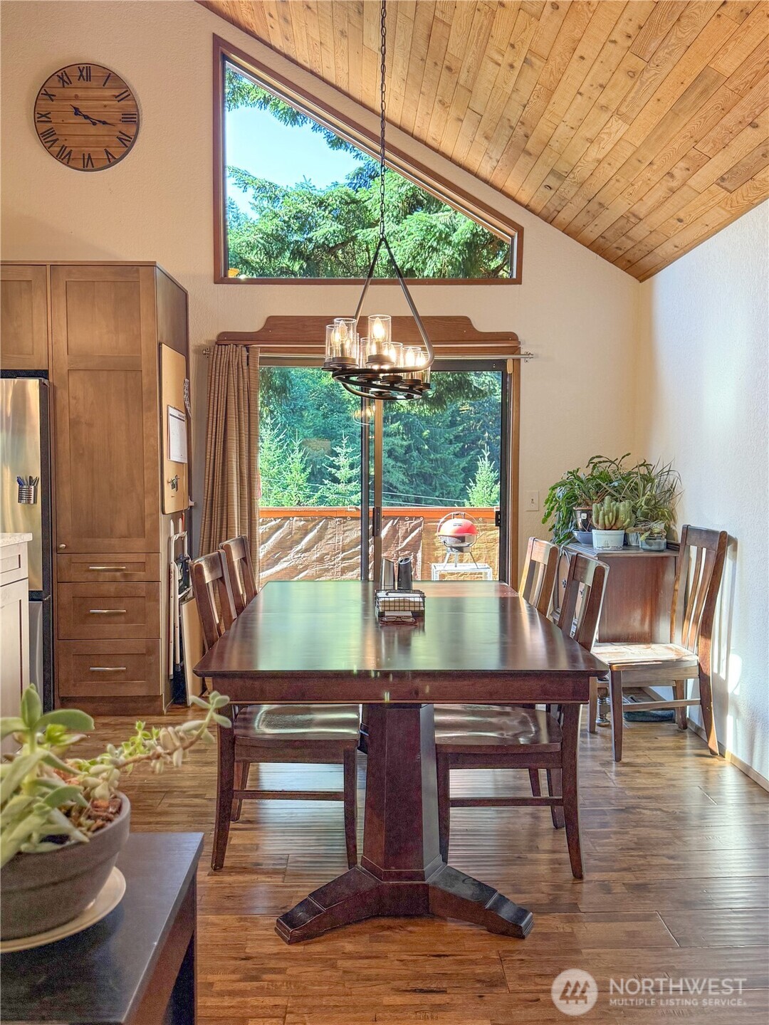 Edmonds, Washington, 98026, United States, 4 Bedrooms Bedrooms, ,2 BathroomsBathrooms,Residential,For Sale,1923504