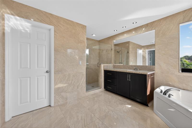 Weston, Florida, 33332, United States, 5 Bedrooms Bedrooms, ,4 BathroomsBathrooms,Residential,For Sale,2003132