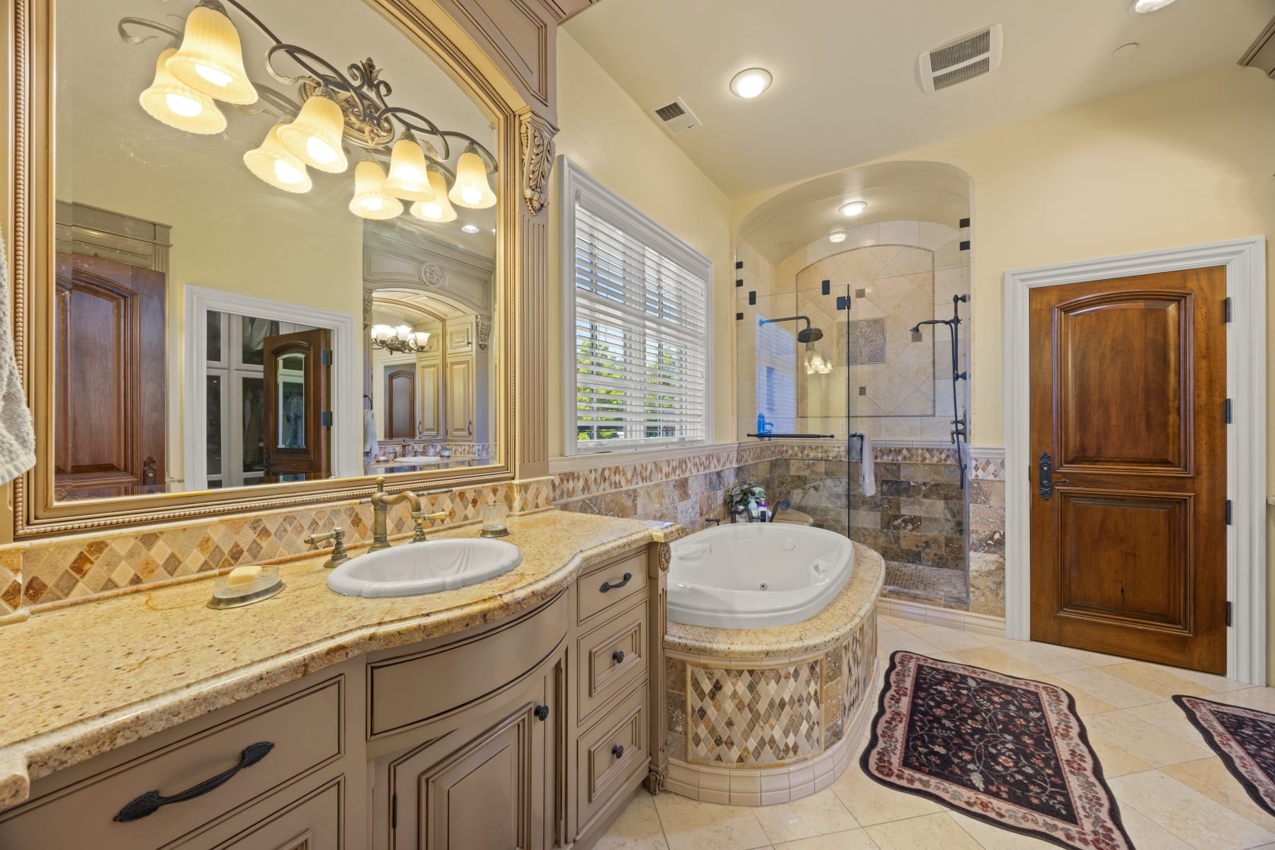  200 Belle Fiore Lane Ashland, OR 97520 - 物件實景