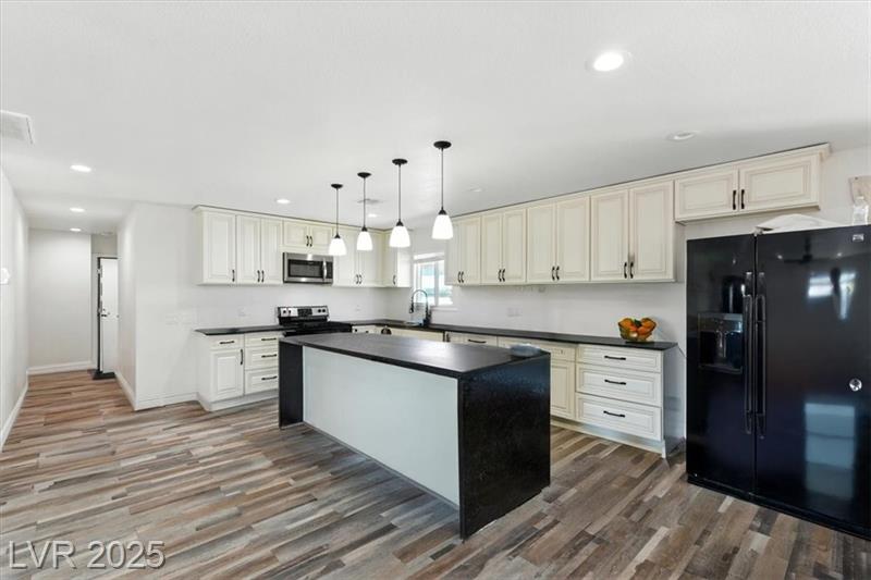 Las Vegas, Nevada, 89106, United States, 4 Bedrooms Bedrooms, ,3 BathroomsBathrooms,Residential,For Sale,1942763
