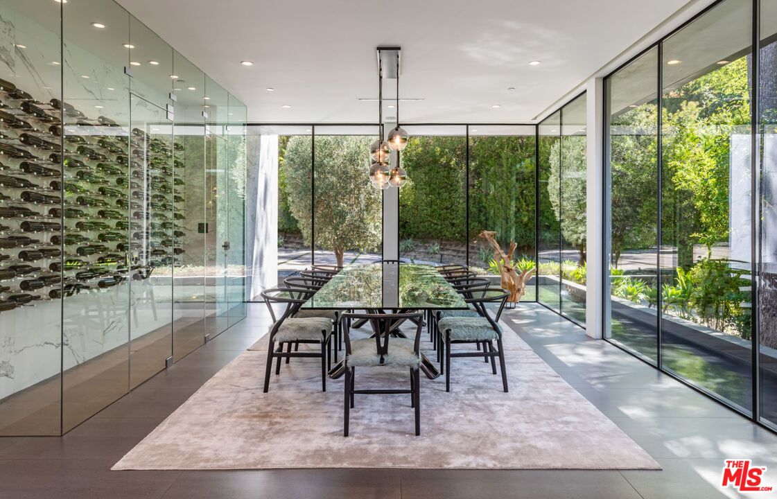 Beverly Hills, California, 90210, United States, 5 Bedrooms Bedrooms, ,9 BathroomsBathrooms,Residential,For Sale,1906570